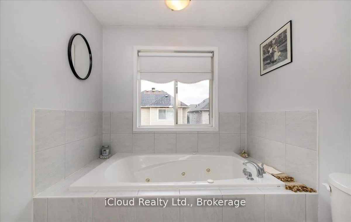 Photo 35 of 625 Laughren Crescent, Milton, Coates — HOMEH