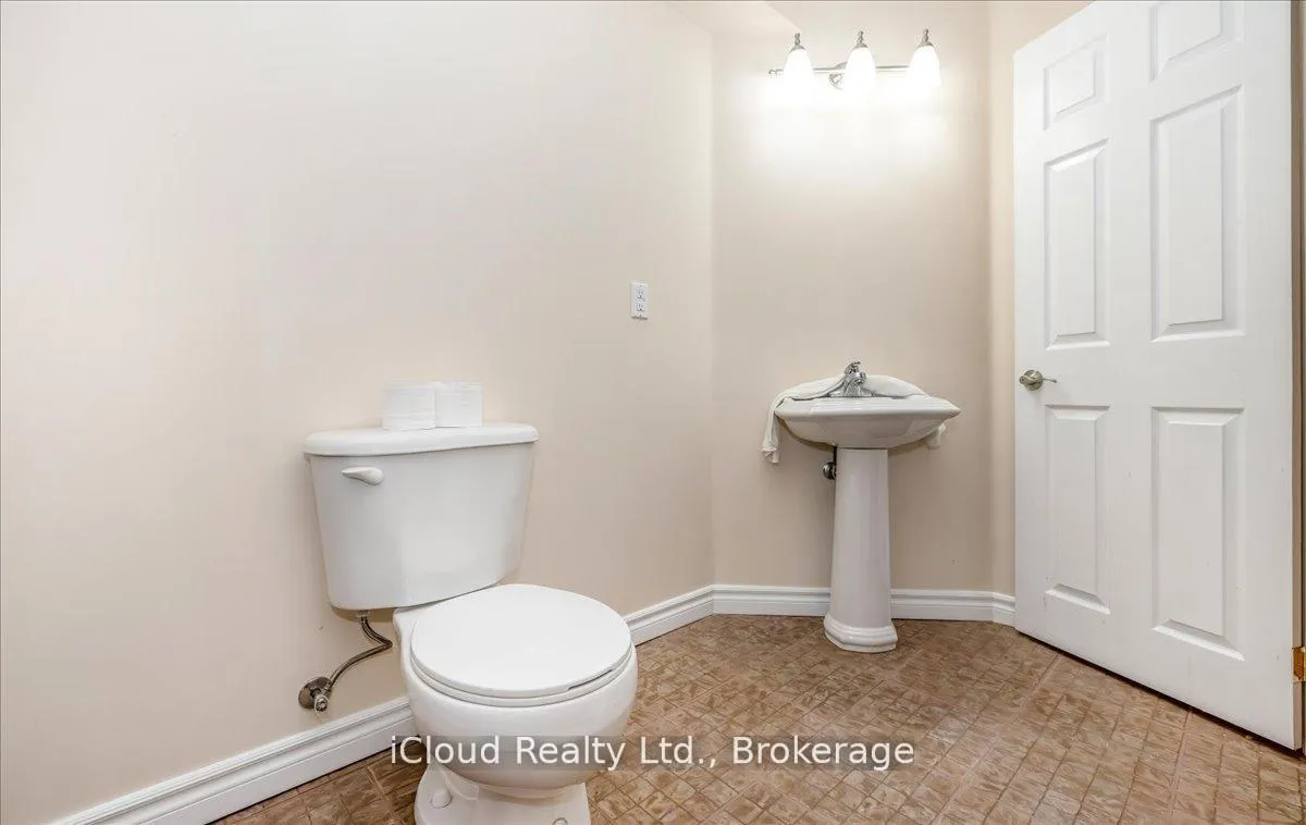 Photo 43 of 625 Laughren Crescent, Milton, Coates — HOMEH