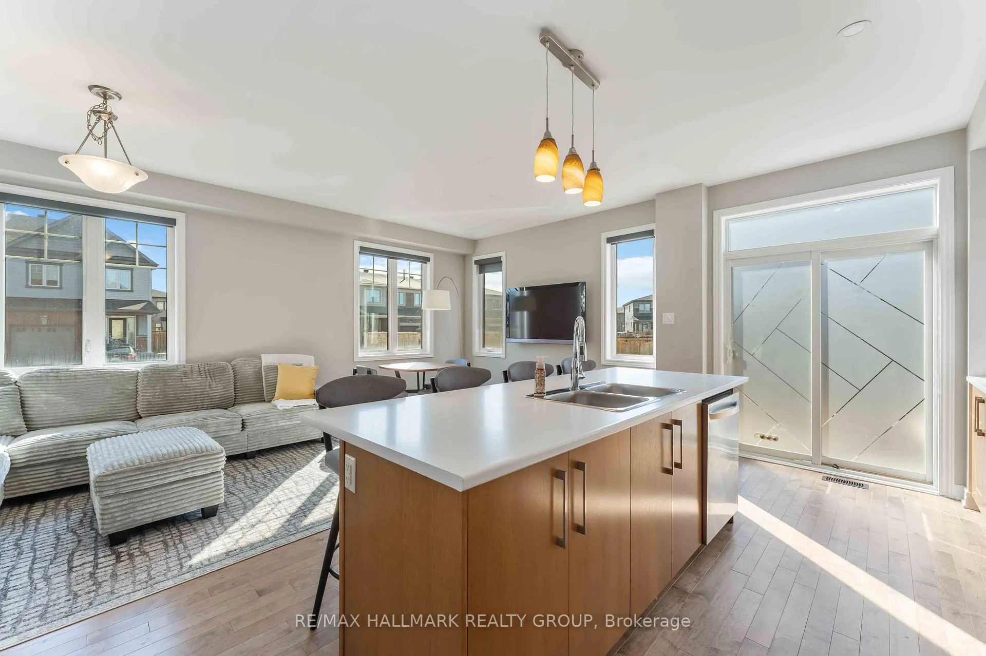 Photo 12 of 534 Hyssop Street, Ottawa, Avalon West — HOMEH