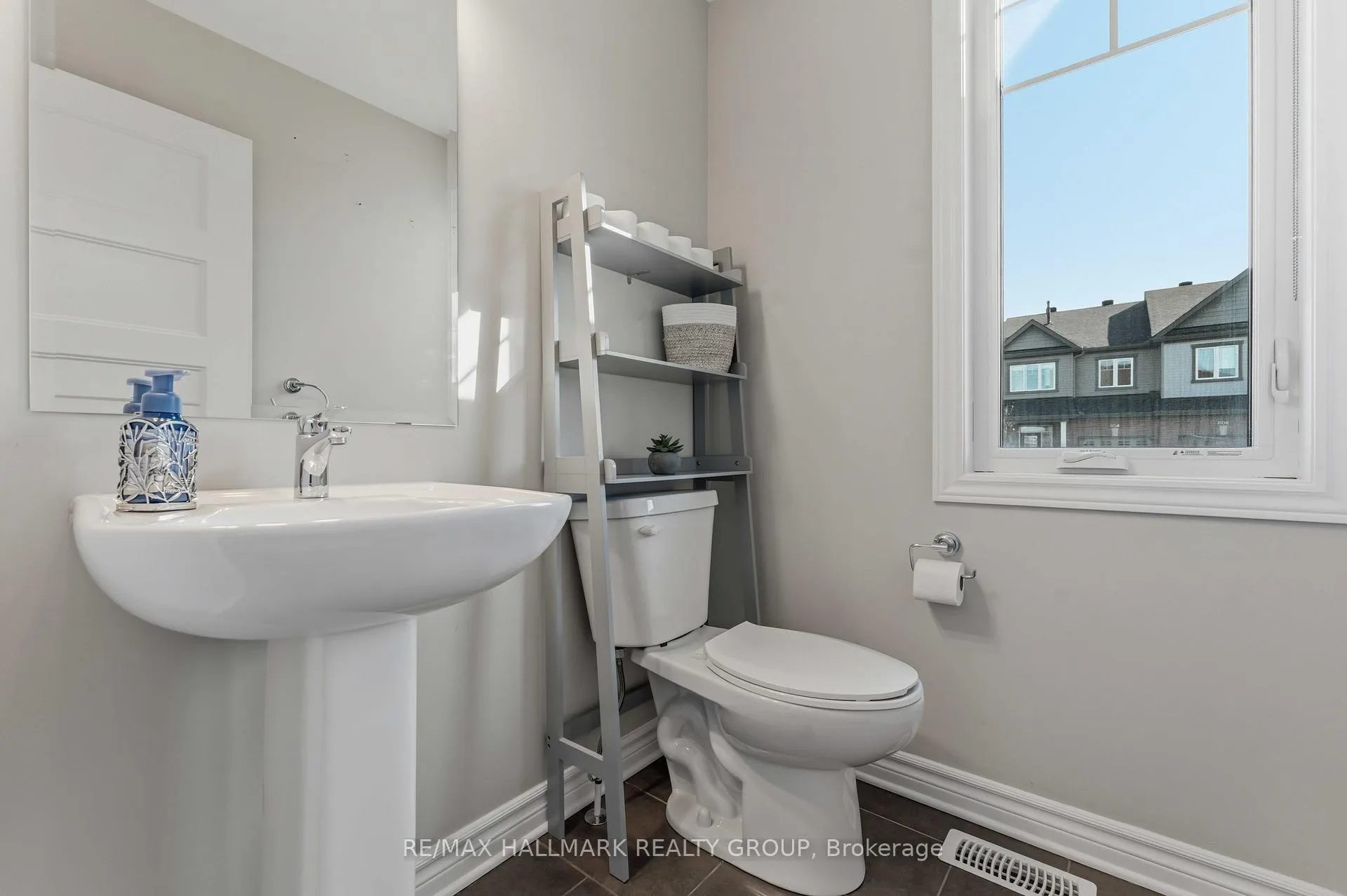 Photo 34 of 534 Hyssop Street, Ottawa, Avalon West — HOMEH