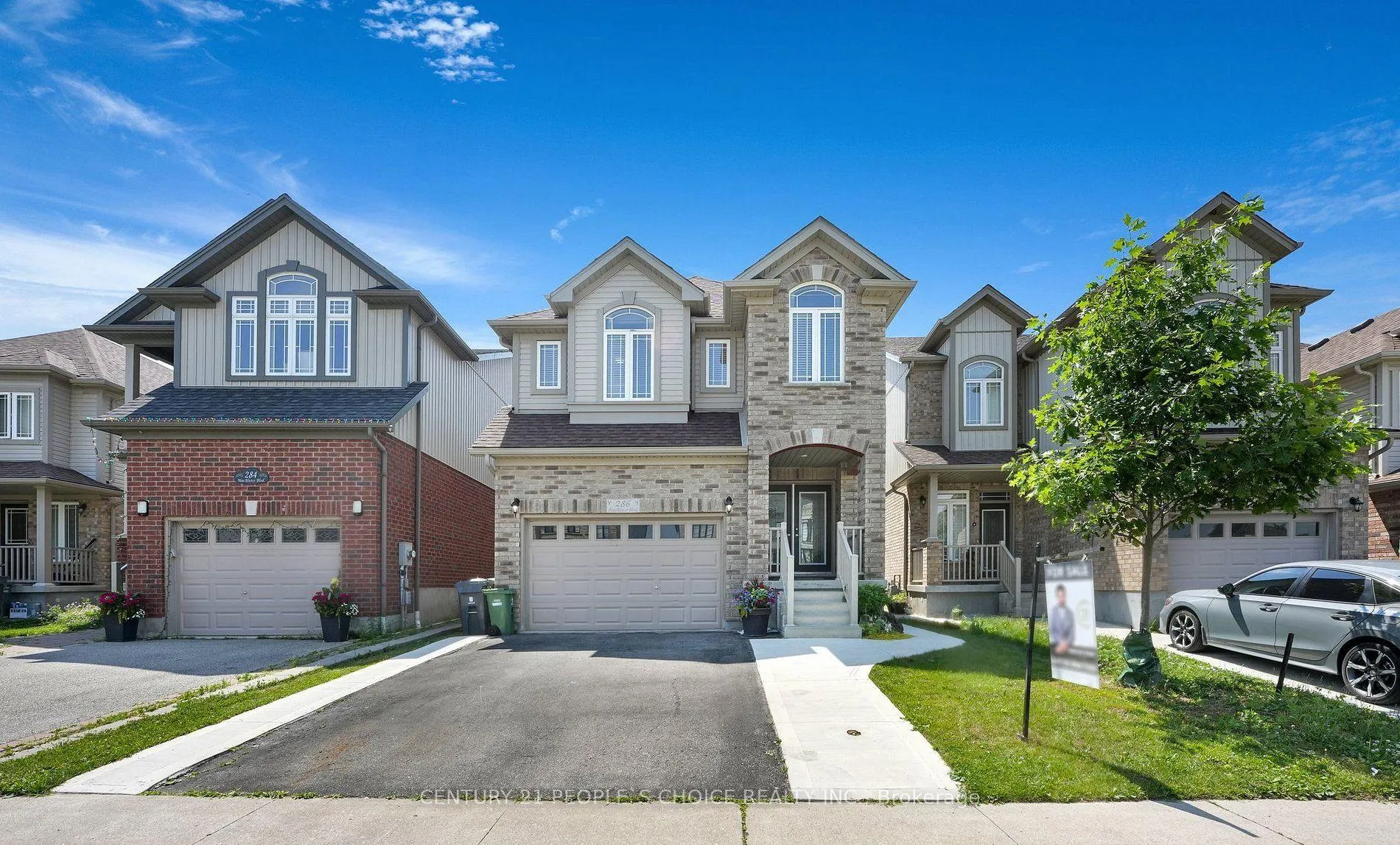 Front of 286 Macalister Boulevard