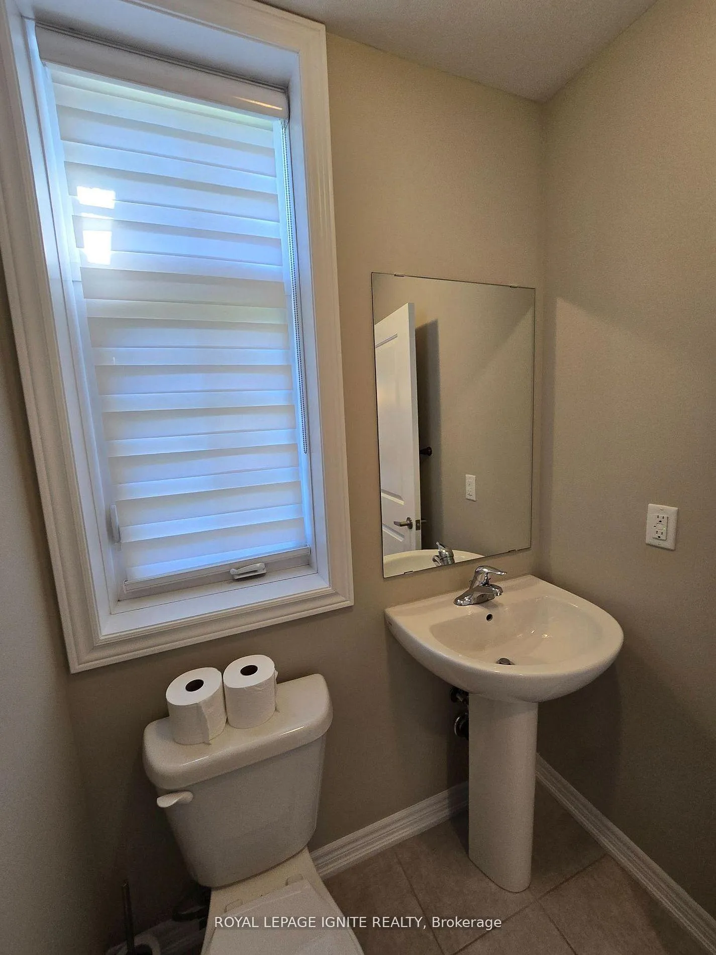 Photo 16 of 73 Summer Breeze Drive, Quinte West, Murray Ward — HOMEH