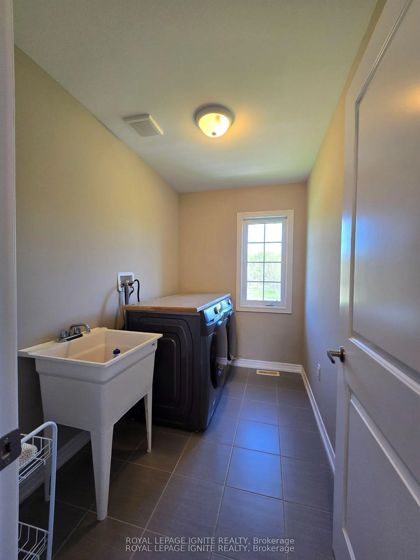 Photo 22 of 73 Summer Breeze Drive, Quinte West, Murray Ward — HOMEH
