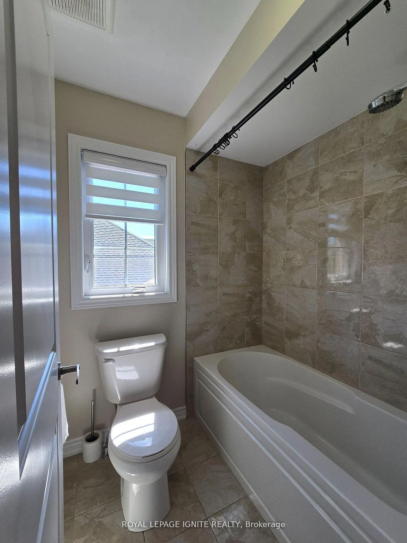 Photo 25 of 73 Summer Breeze Drive, Quinte West, Murray Ward — HOMEH