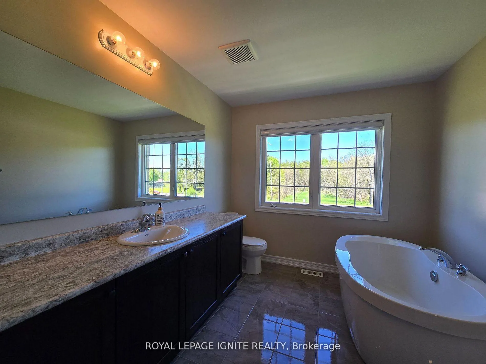 Photo 31 of 73 Summer Breeze Drive, Quinte West, Murray Ward — HOMEH