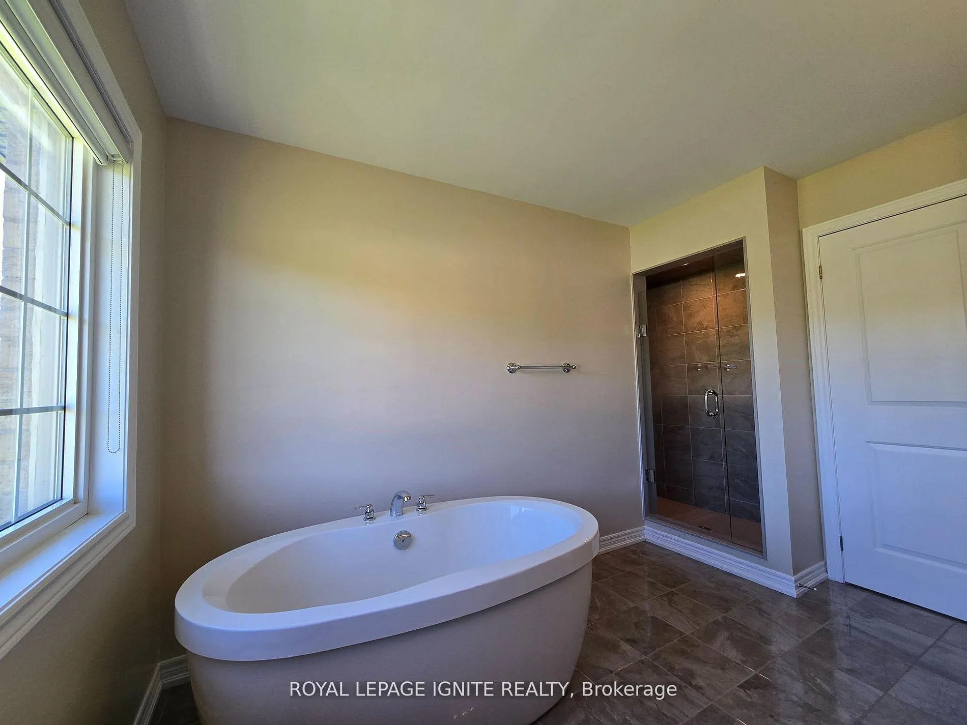 Photo 33 of 73 Summer Breeze Drive, Quinte West, Murray Ward — HOMEH