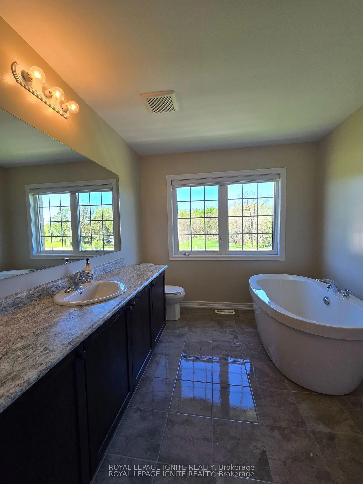 Photo 34 of 73 Summer Breeze Drive, Quinte West, Murray Ward — HOMEH