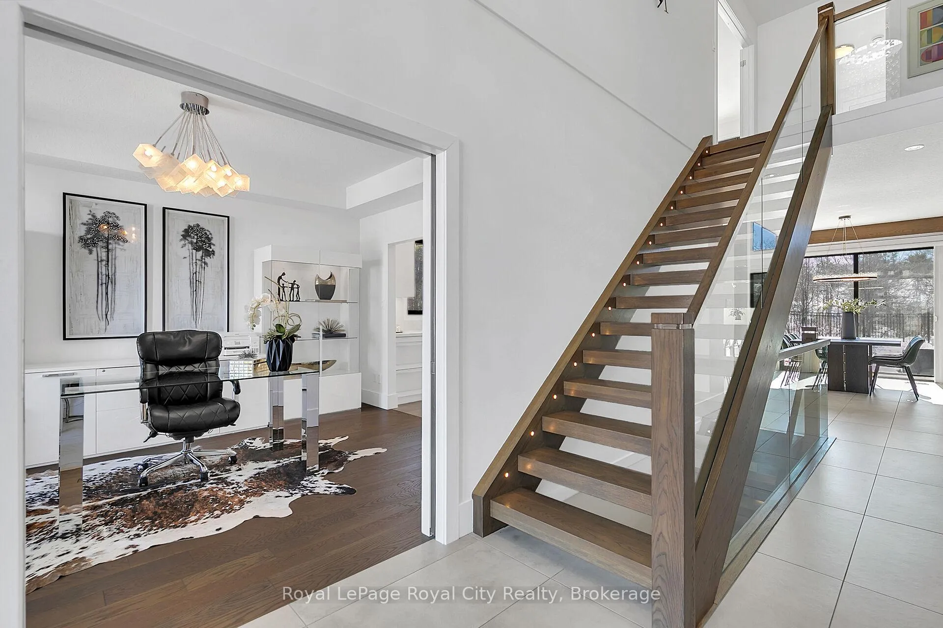 Photo 3 of 303 Gosling Gardens, Guelph, Clairfields/Hanlon Business Park — HOMEH