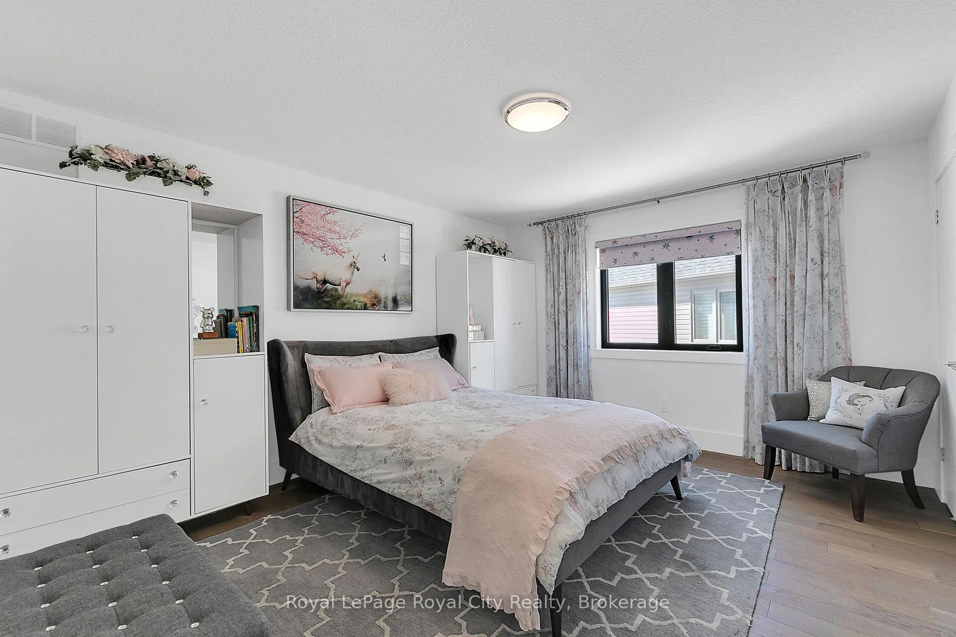 Photo 23 of 303 Gosling Gardens, Guelph, Clairfields/Hanlon Business Park — HOMEH
