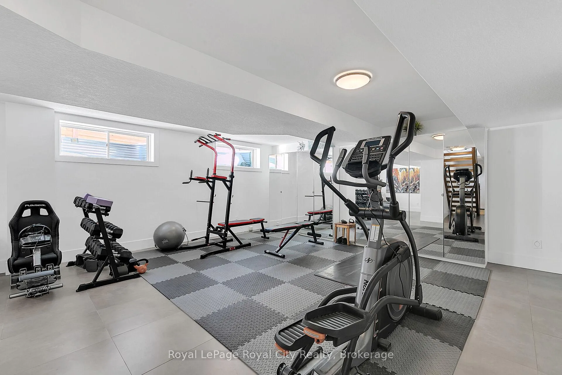 Photo 32 of 303 Gosling Gardens, Guelph, Clairfields/Hanlon Business Park — HOMEH