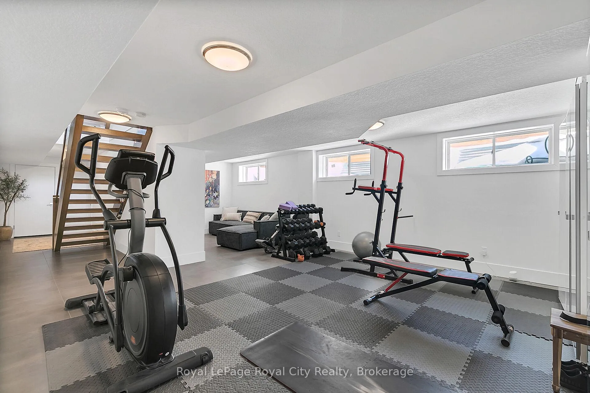 Photo 33 of 303 Gosling Gardens, Guelph, Clairfields/Hanlon Business Park — HOMEH