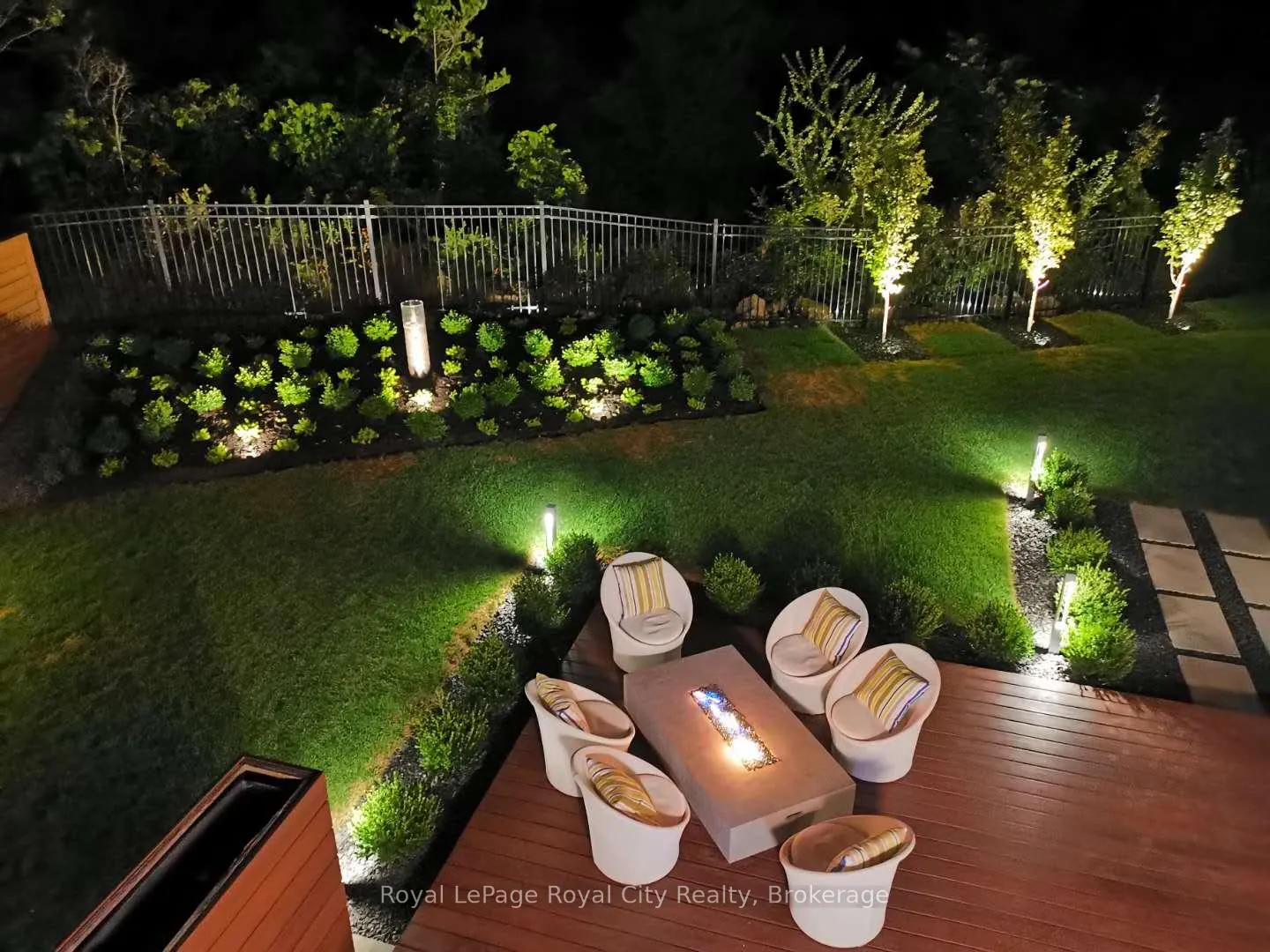 Photo 41 of 303 Gosling Gardens, Guelph, Clairfields/Hanlon Business Park — HOMEH