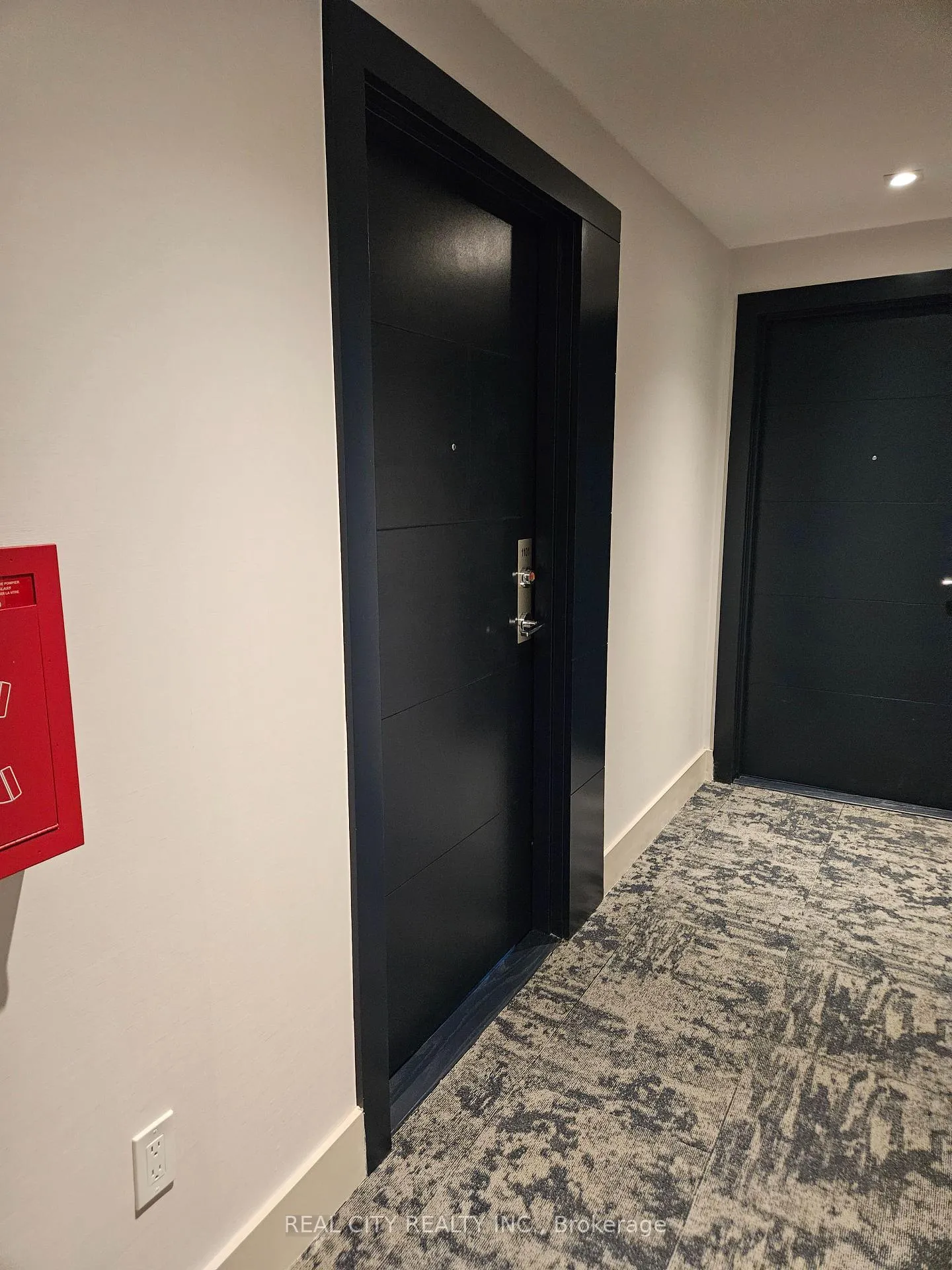 Front of Unit 1101, 75 James Street S