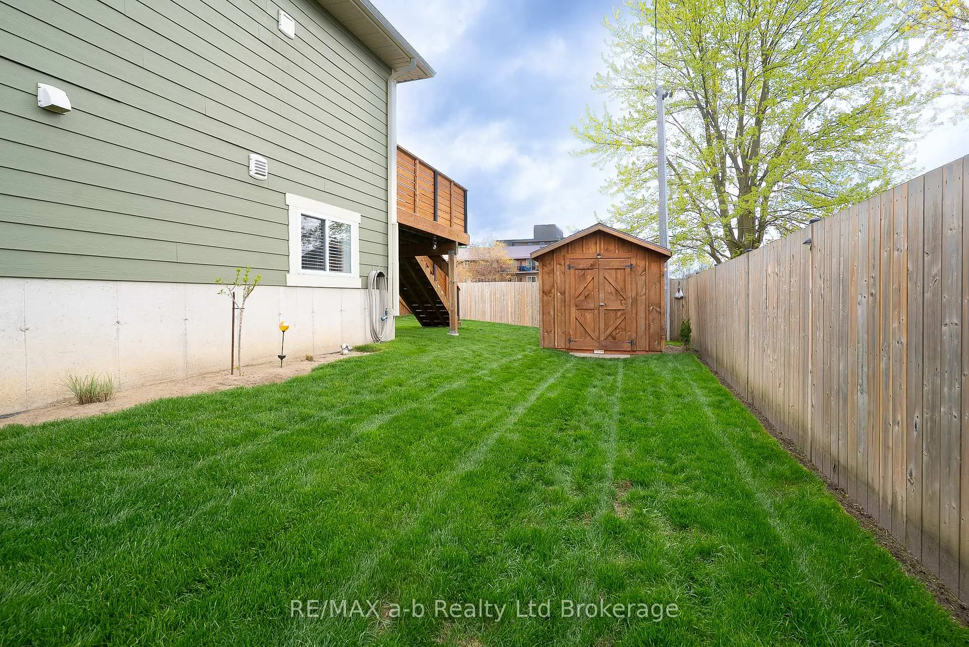 Photo 11 of 136 Maple Lane, Tillsonburg — HOMEH