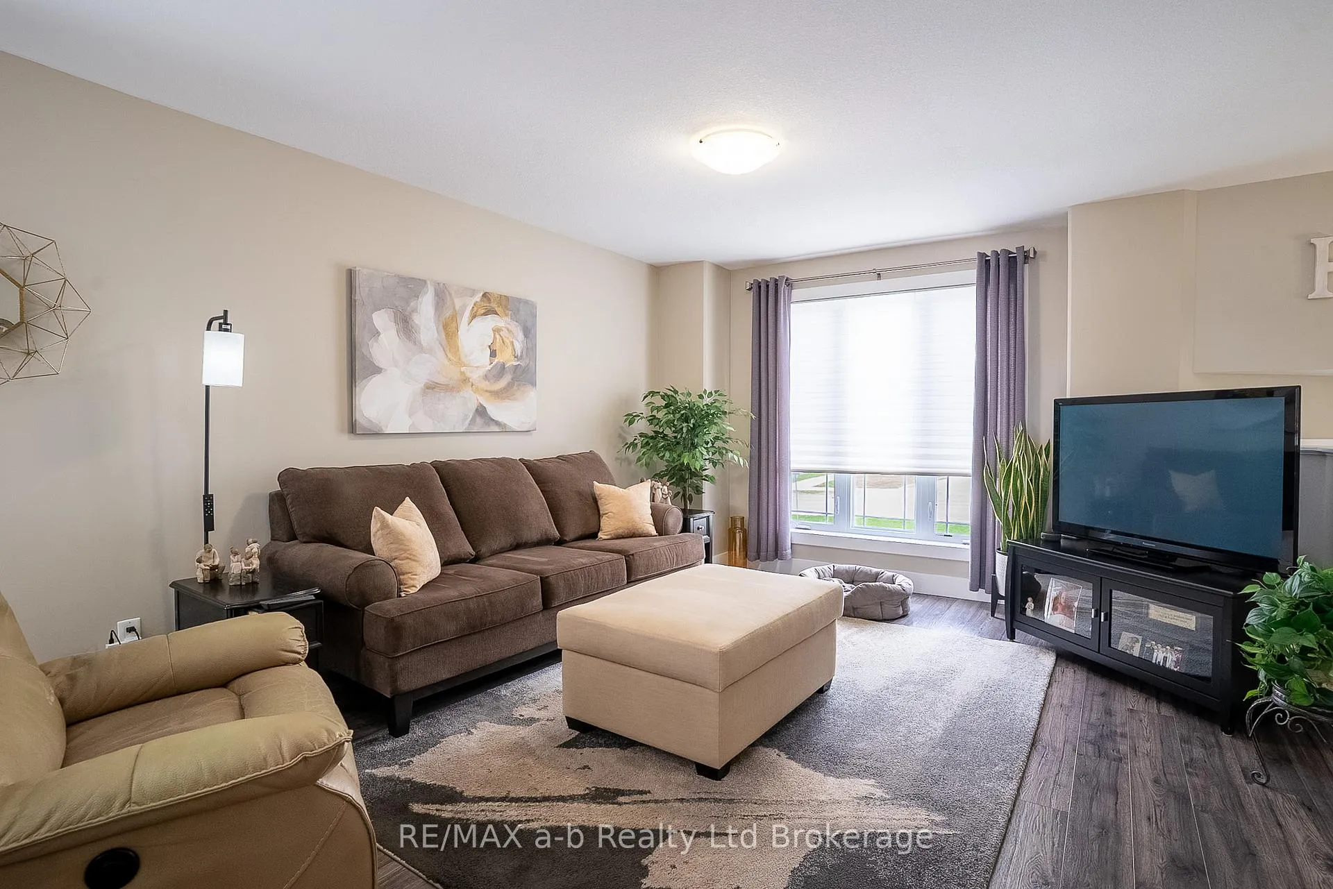 Photo 12 of 136 Maple Lane, Tillsonburg — HOMEH