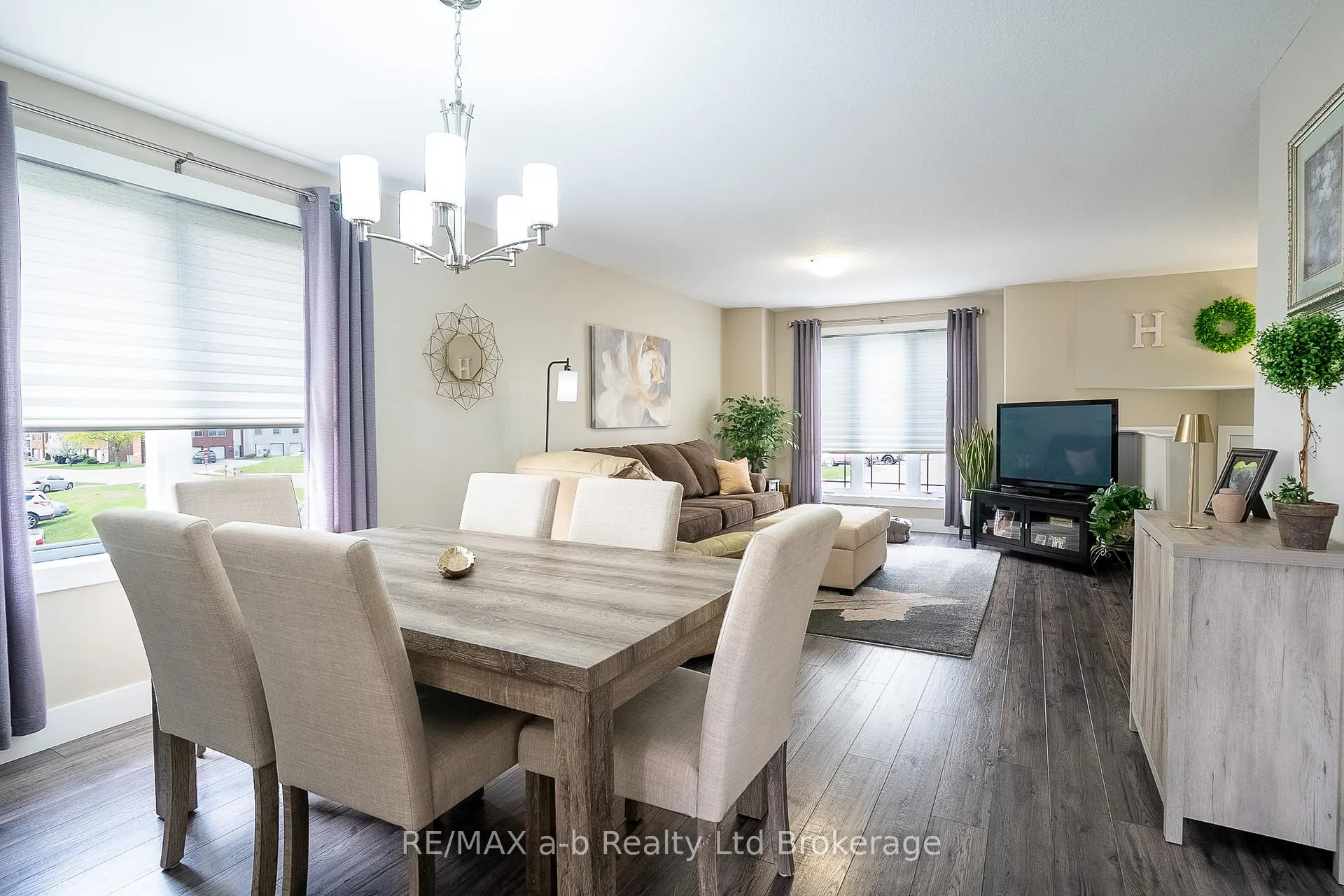 Photo 15 of 136 Maple Lane, Tillsonburg — HOMEH
