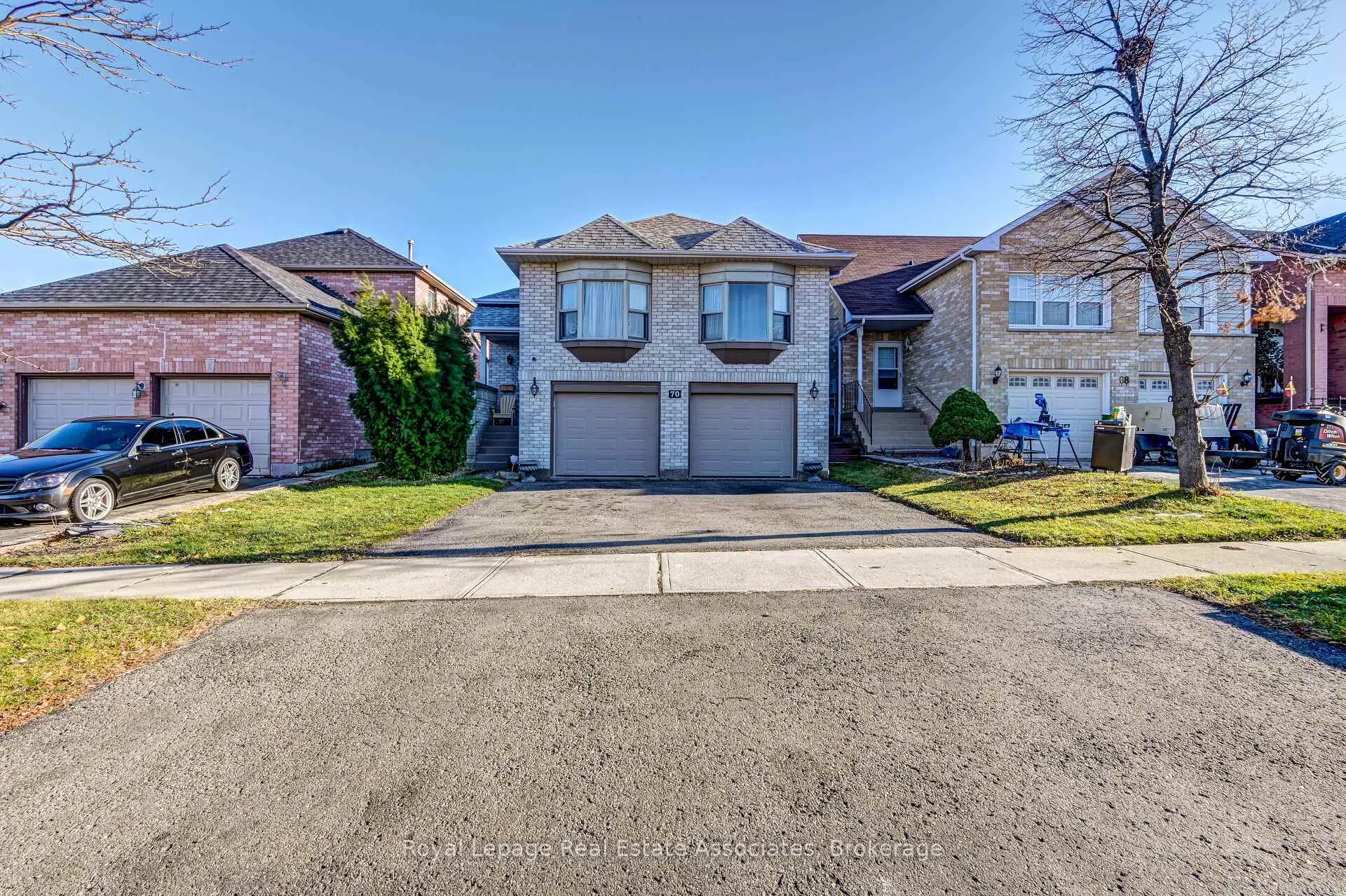 Photo 1 of 70 Nectarine Crescent, Brampton, Westgate — HOMEH