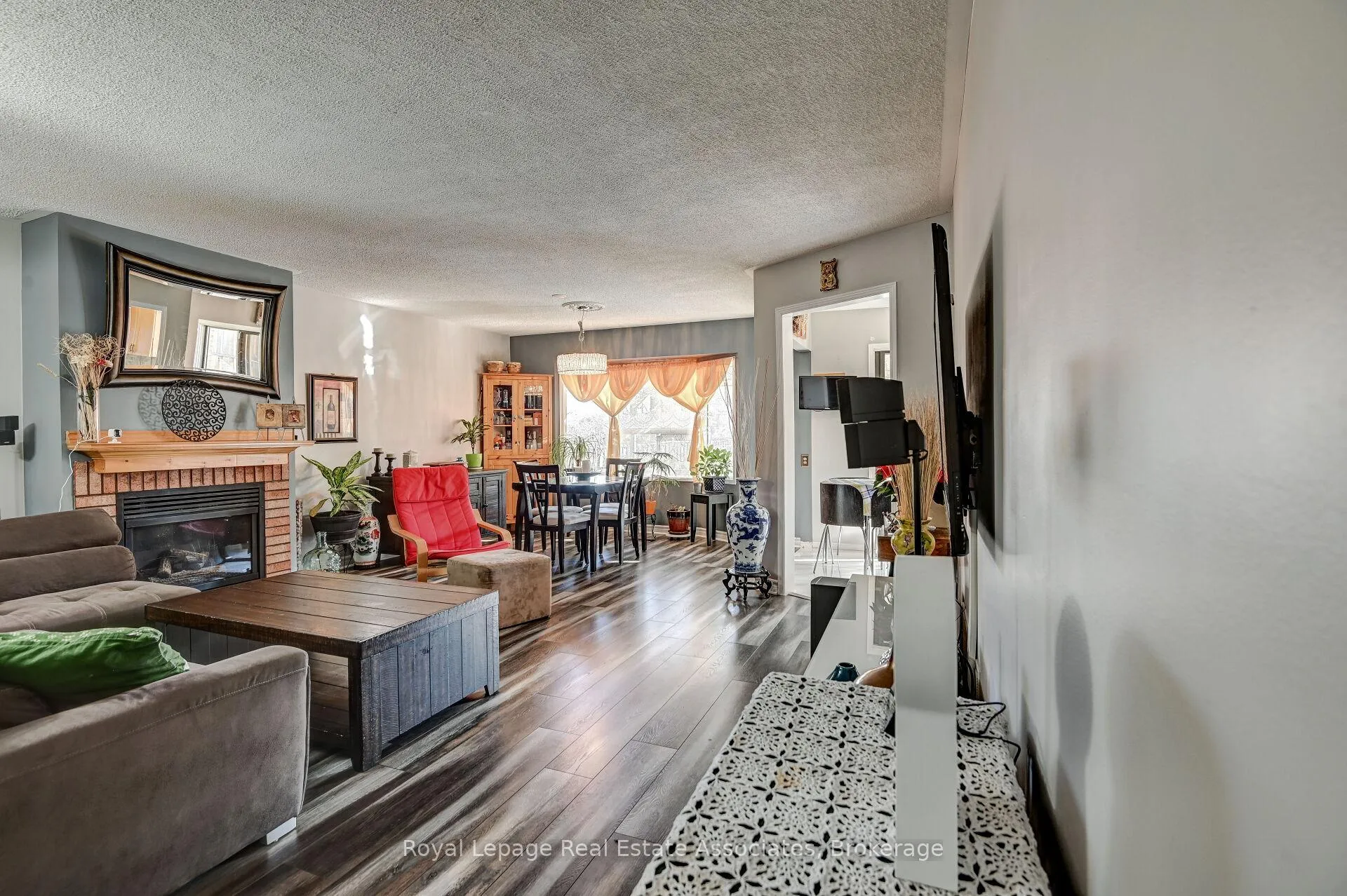 Photo 4 of 70 Nectarine Crescent, Brampton, Westgate — HOMEH