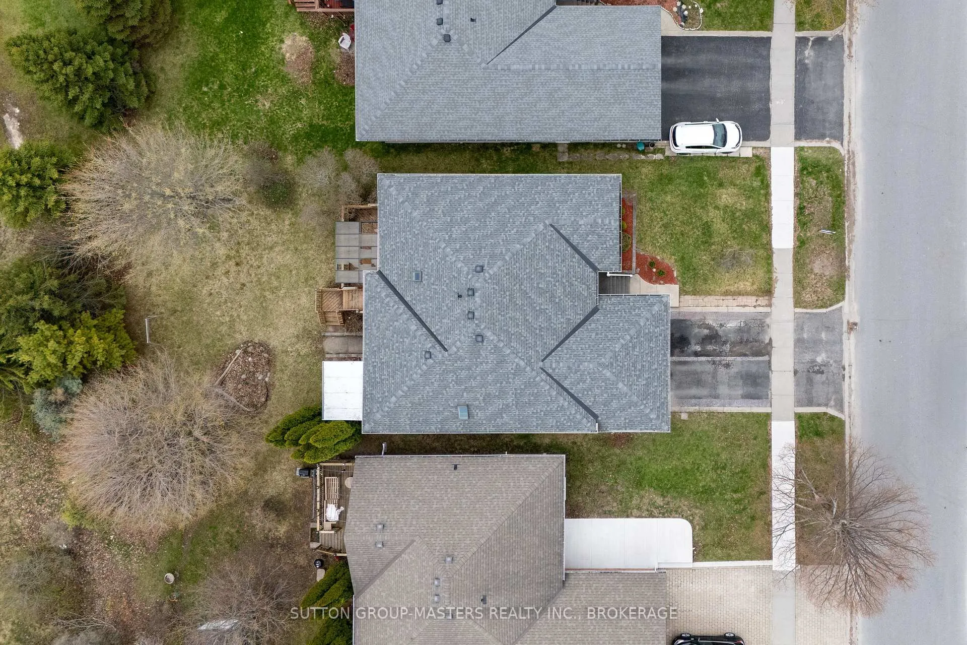 Photo 4 of 606 Arbour Crescent, Kingston, East Gardiners Rd — HOMEH