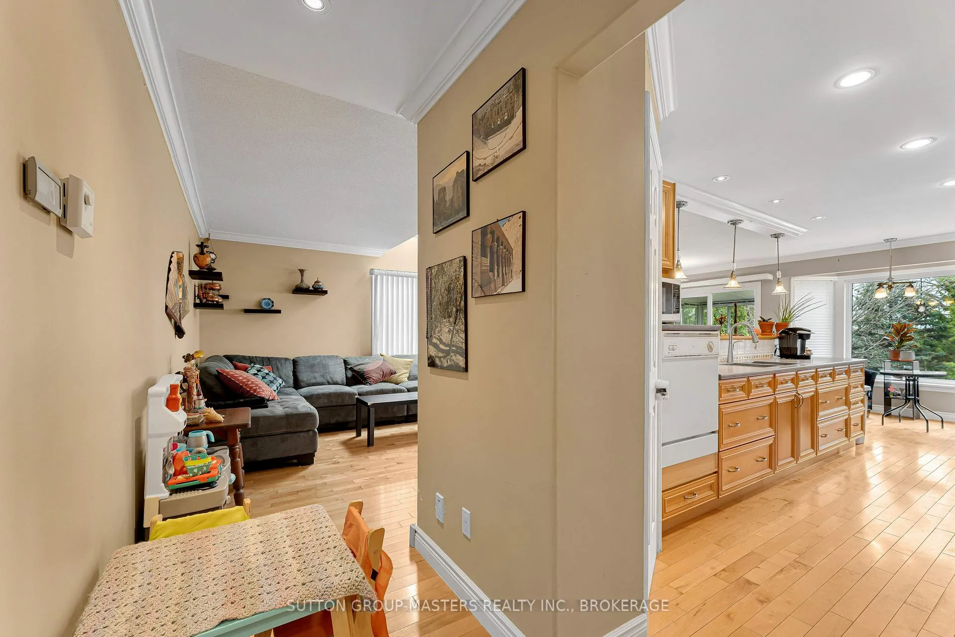 Photo 8 of 606 Arbour Crescent, Kingston, East Gardiners Rd — HOMEH
