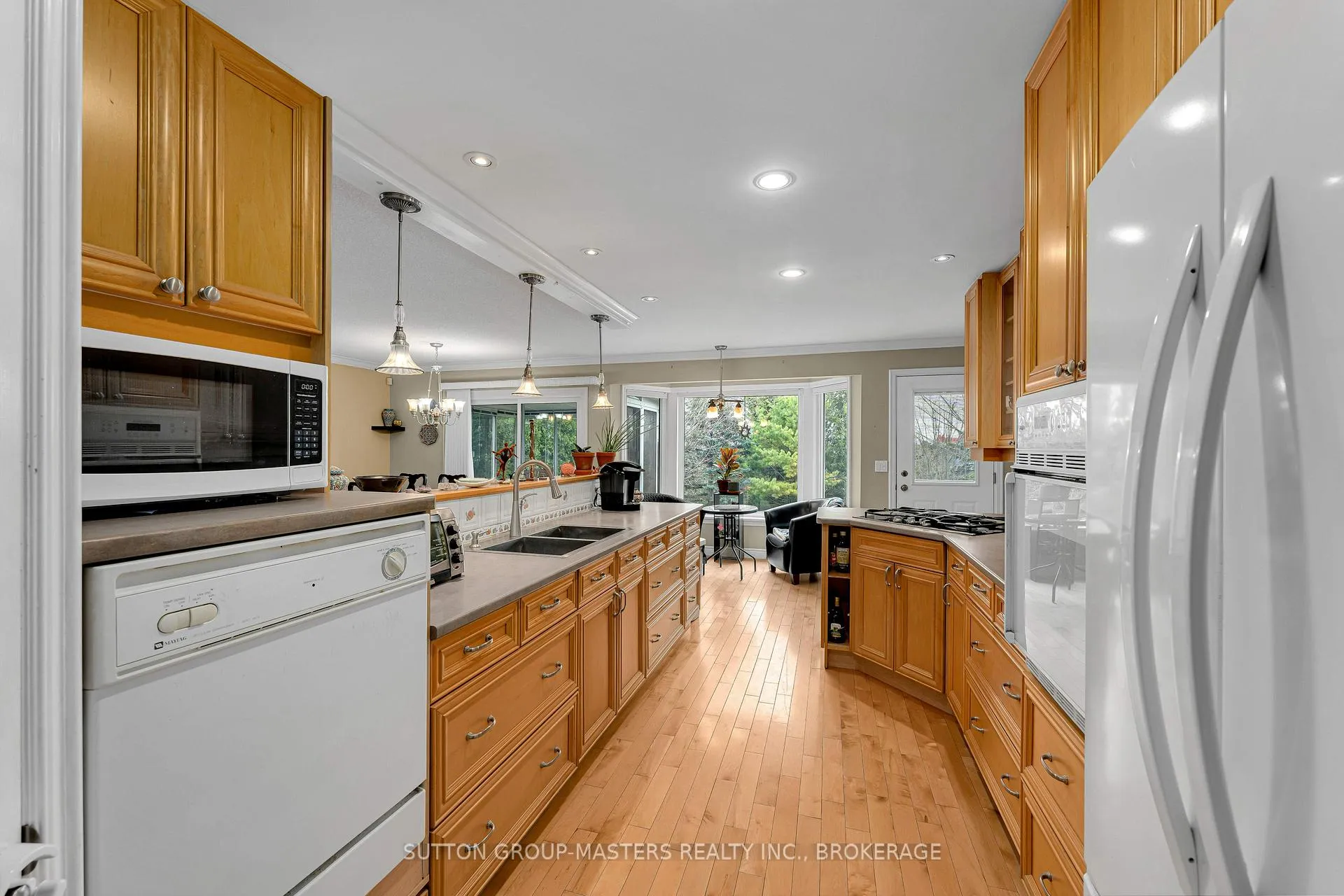 Photo 9 of 606 Arbour Crescent, Kingston, East Gardiners Rd — HOMEH