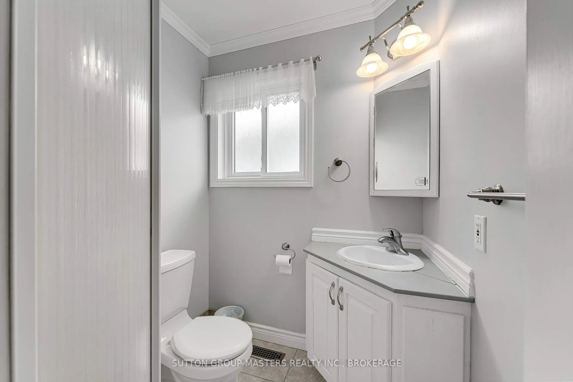 Photo 27 of 606 Arbour Crescent, Kingston, East Gardiners Rd — HOMEH