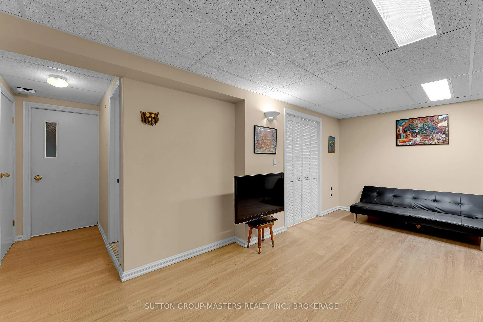 Photo 34 of 606 Arbour Crescent, Kingston, East Gardiners Rd — HOMEH