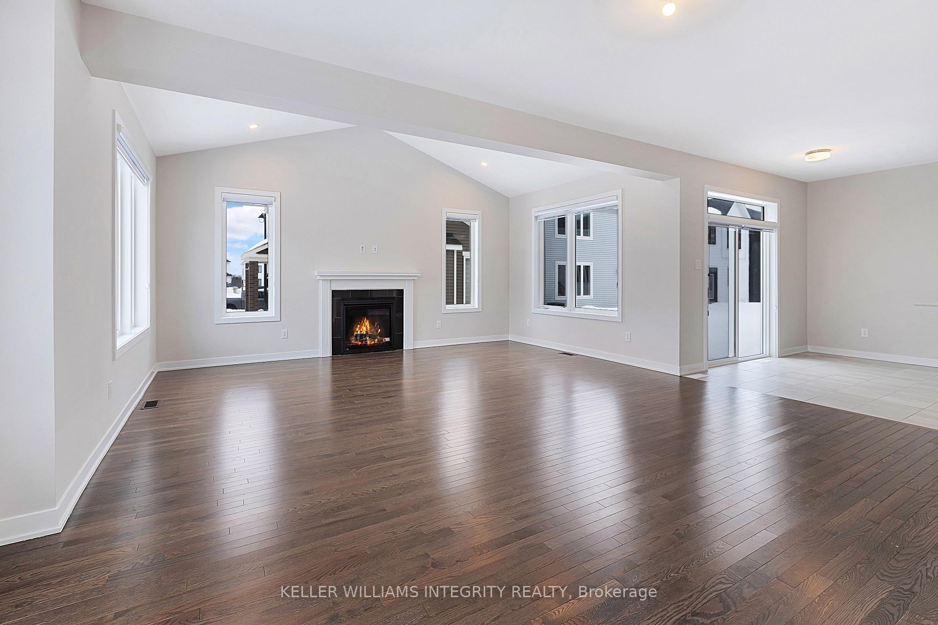 Photo 5 of 349 Appalachian Circle, Ottawa, Barrhaven - Half Moon Bay — HOMEH