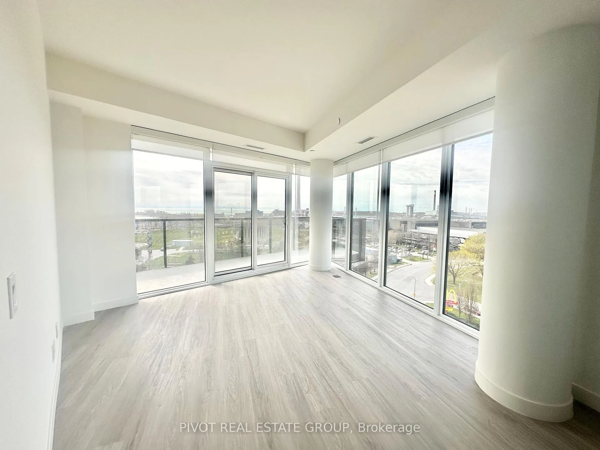 Photo 1 of Unit 910, 1050 Eastern Avenue, Toronto, The Beaches — HOMEH