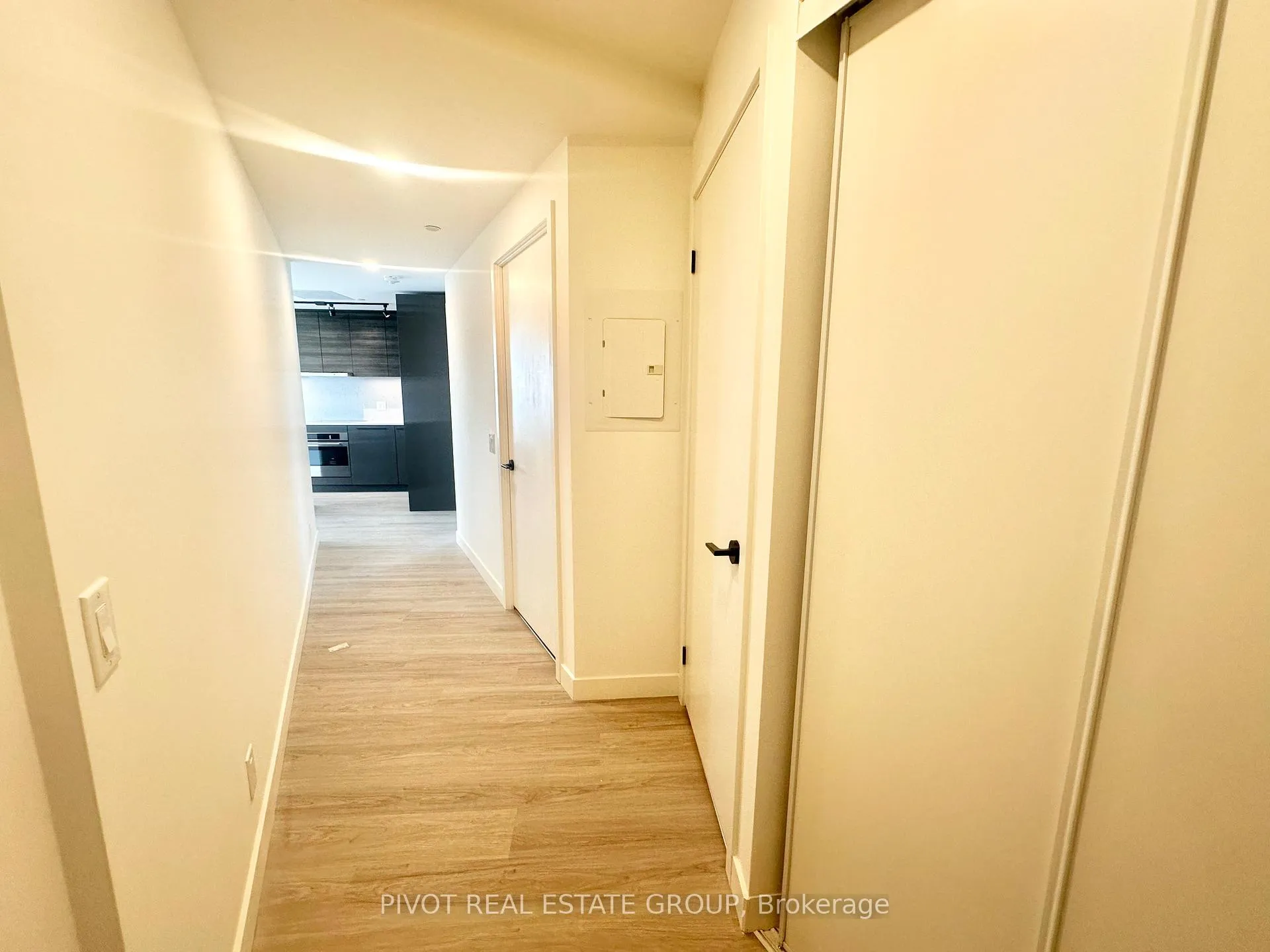Photo 2 of Unit 910, 1050 Eastern Avenue, Toronto, The Beaches — HOMEH
