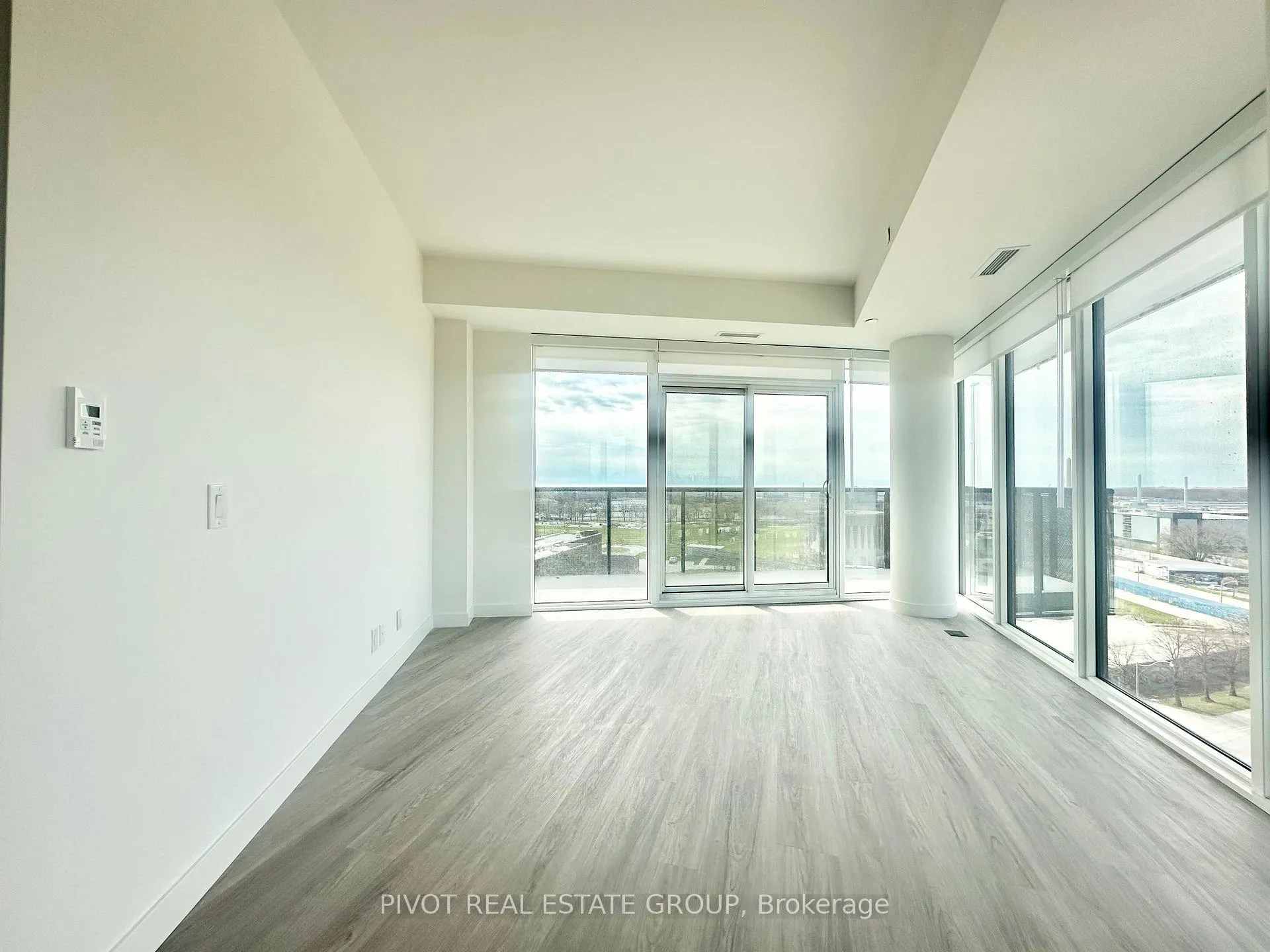 Photo 6 of Unit 910, 1050 Eastern Avenue, Toronto, The Beaches — HOMEH
