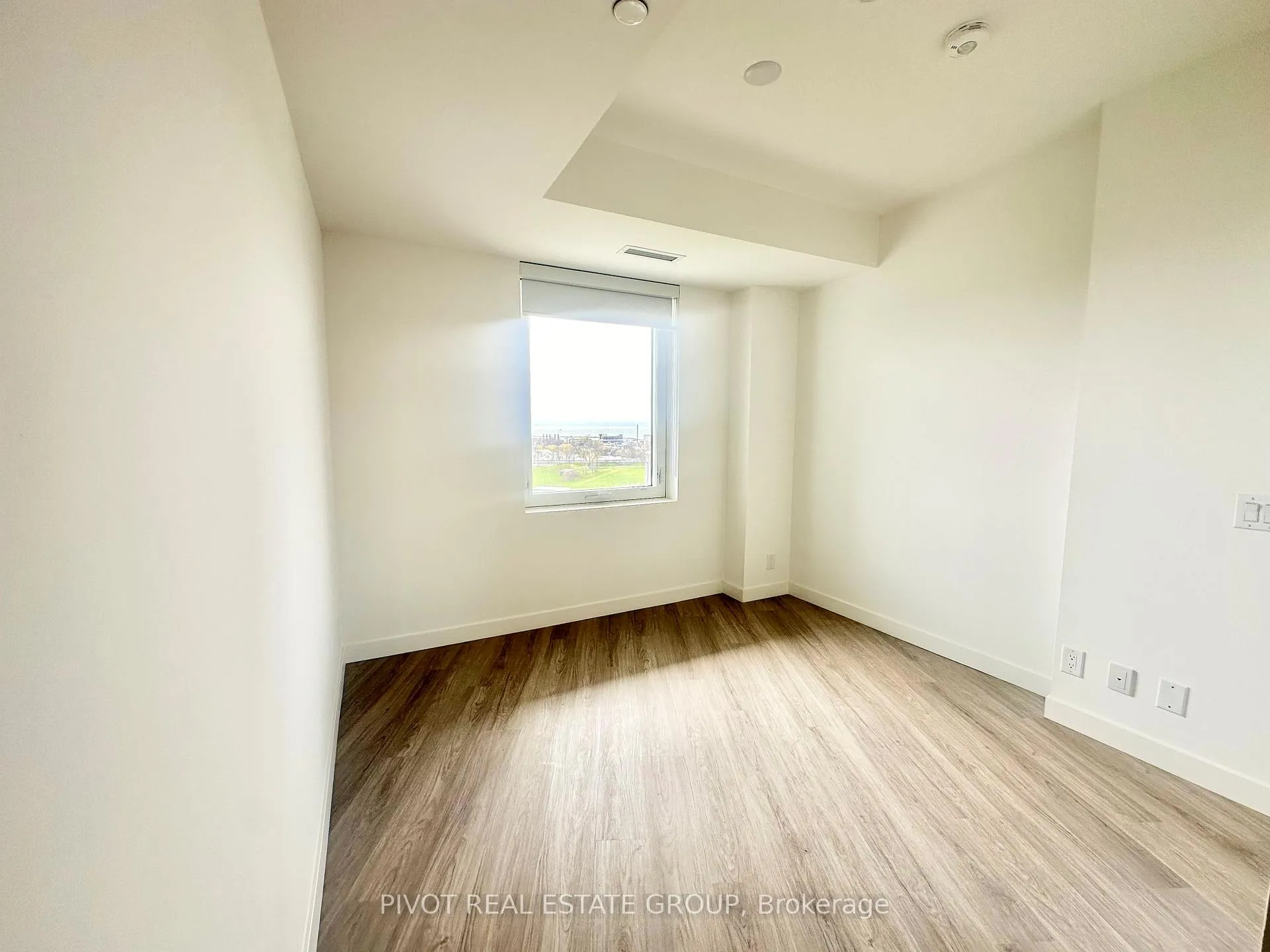 Photo 11 of Unit 910, 1050 Eastern Avenue, Toronto, The Beaches — HOMEH