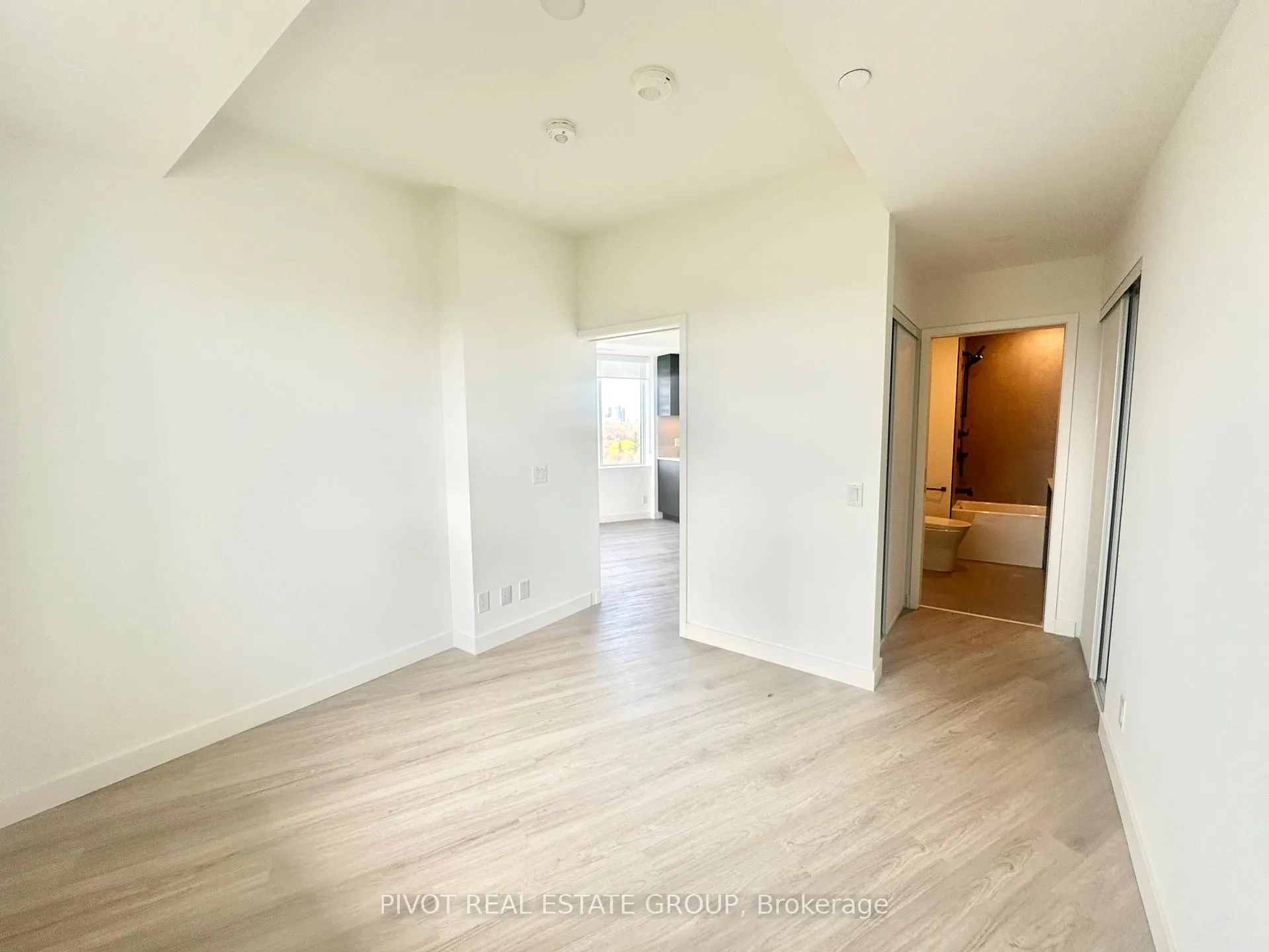 Photo 12 of Unit 910, 1050 Eastern Avenue, Toronto, The Beaches — HOMEH