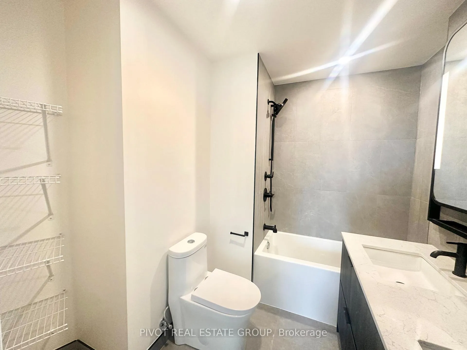 Photo 14 of Unit 910, 1050 Eastern Avenue, Toronto, The Beaches — HOMEH