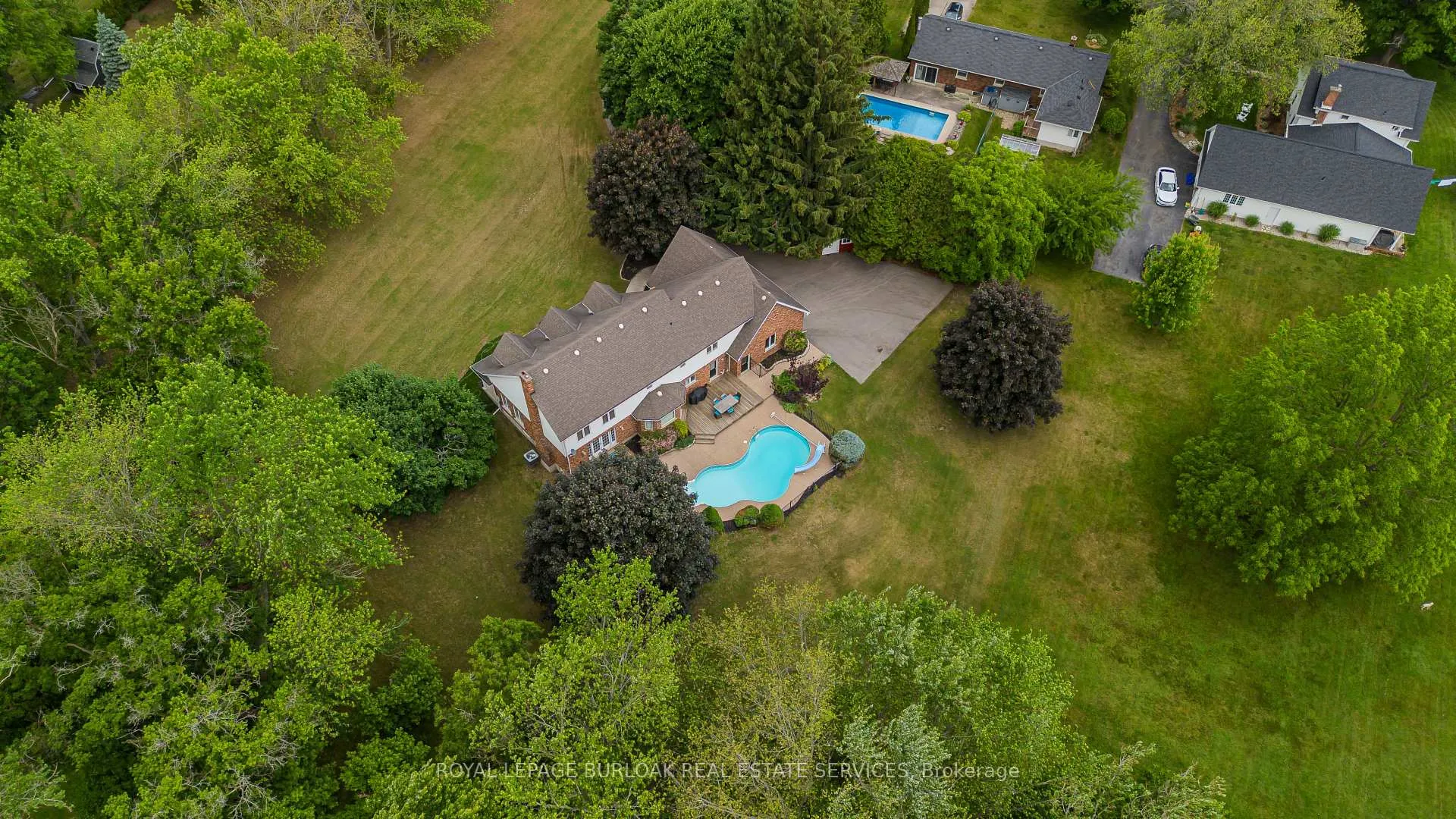 Photo 4 of 331 Lanark Street, Haldimand — HOMEH