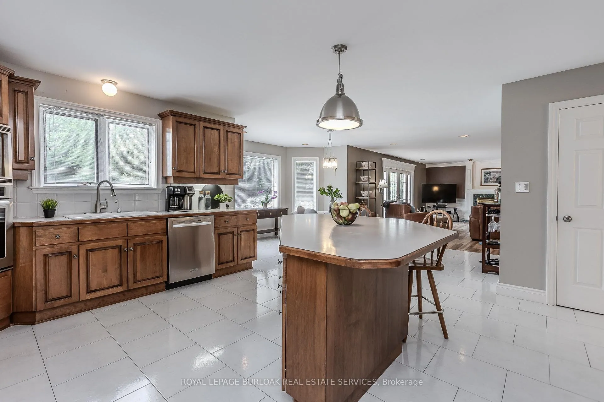 Photo 17 of 331 Lanark Street, Haldimand — HOMEH