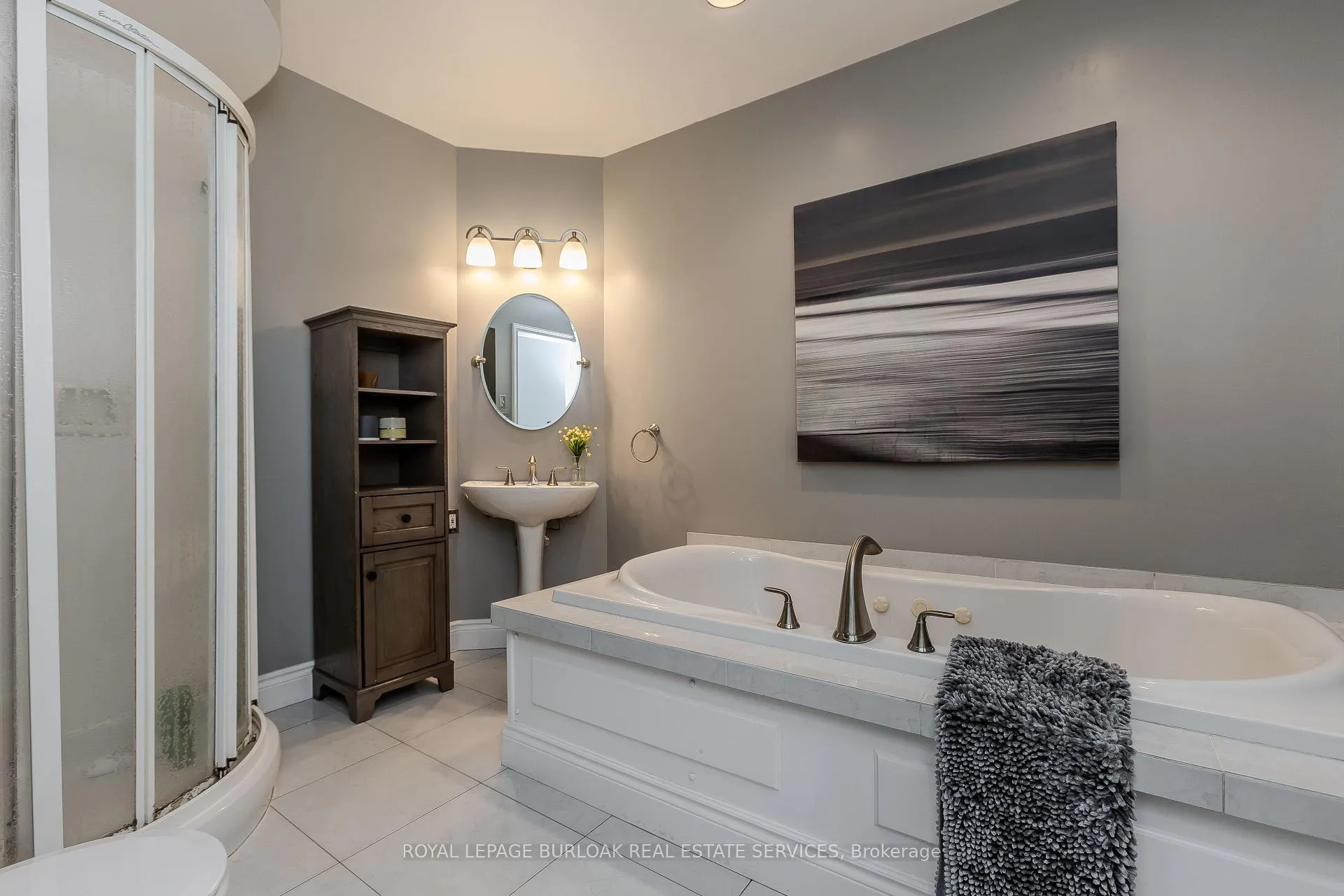 Photo 29 of 331 Lanark Street, Haldimand — HOMEH
