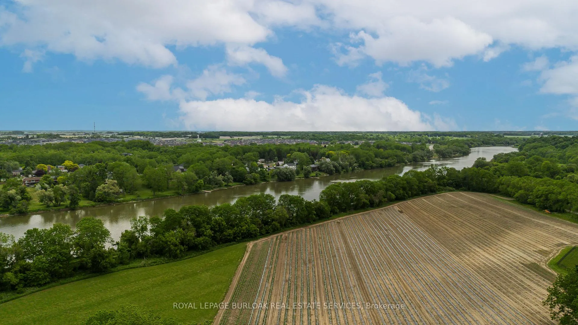 Photo 47 of 331 Lanark Street, Haldimand — HOMEH