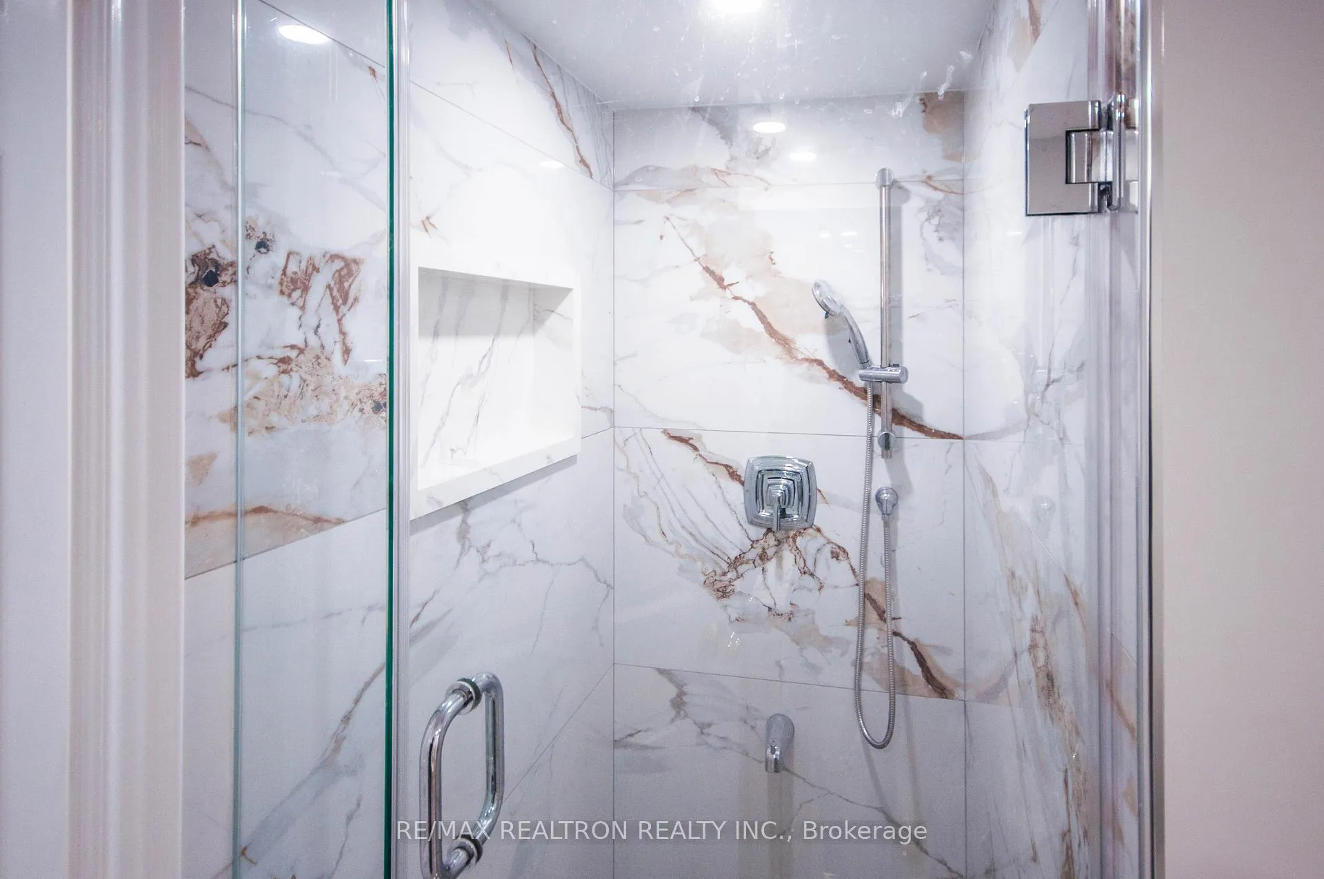 Photo 10 of 87 Garham Crescent, Markham, Aileen-Willowbrook — HOMEH