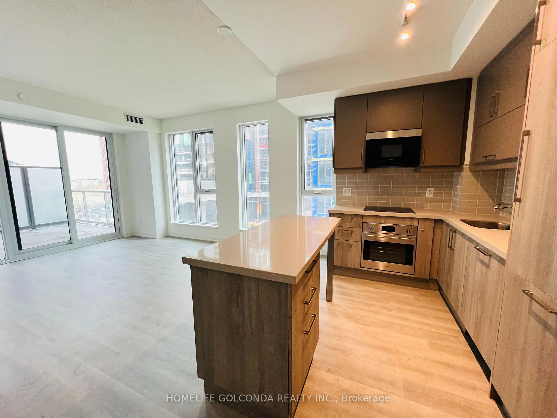 Photo 5 of Unit 509, 8119 Birchmount Road, Markham, Unionville — HOMEH