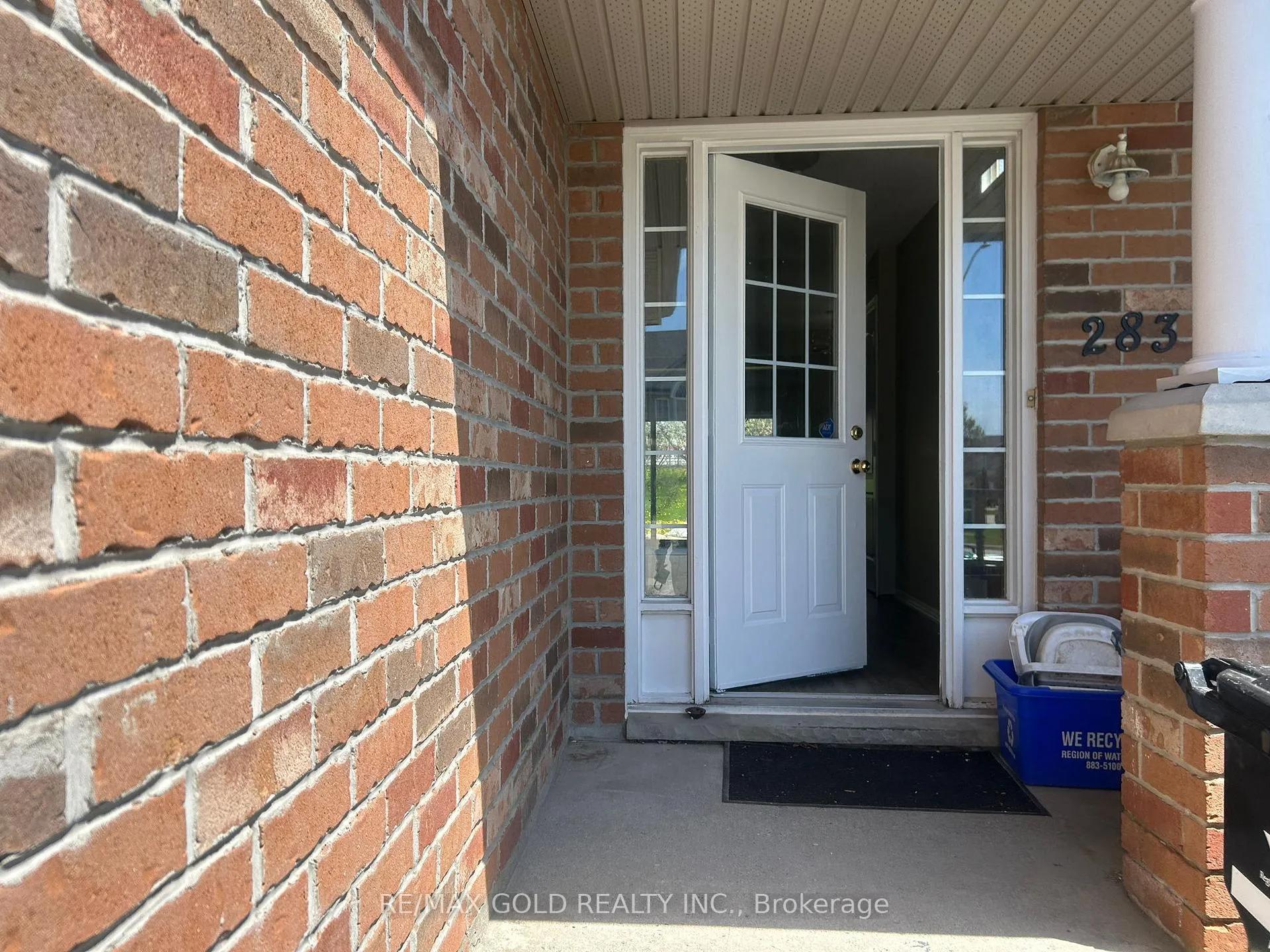 Photo 3 of Unit Upper Level, 283 Newport Drive, Waterloo — HOMEH