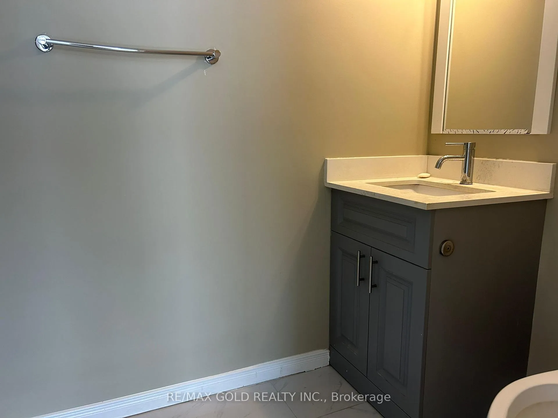 Photo 5 of Unit Upper Level, 283 Newport Drive, Waterloo — HOMEH