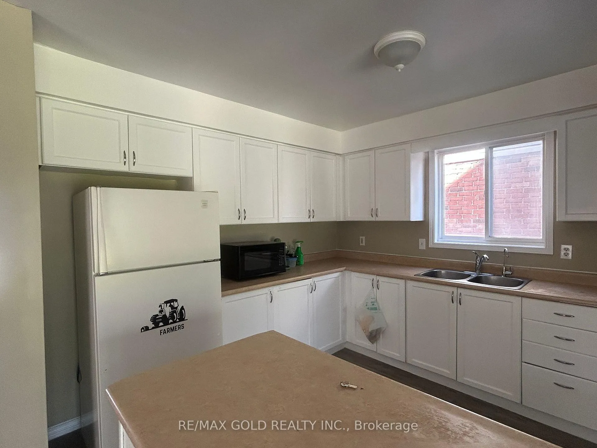 Photo 9 of Unit Upper Level, 283 Newport Drive, Waterloo — HOMEH