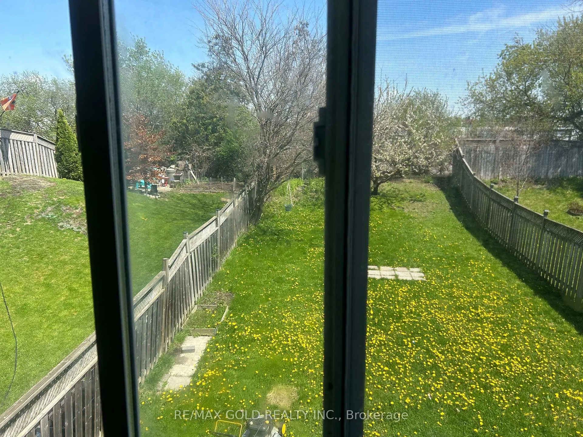 Photo 12 of Unit Upper Level, 283 Newport Drive, Waterloo — HOMEH