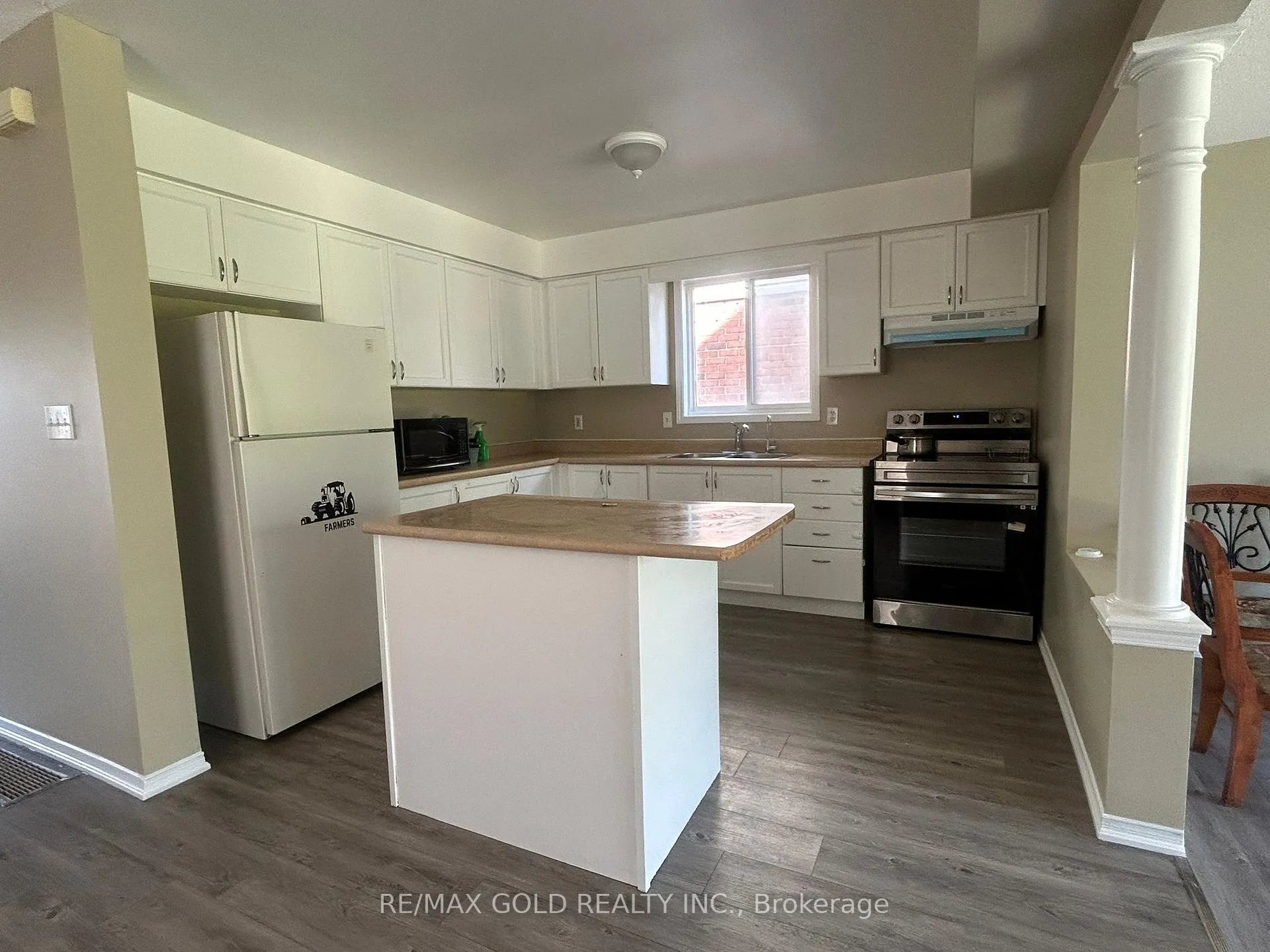 Photo 17 of Unit Upper Level, 283 Newport Drive, Waterloo — HOMEH