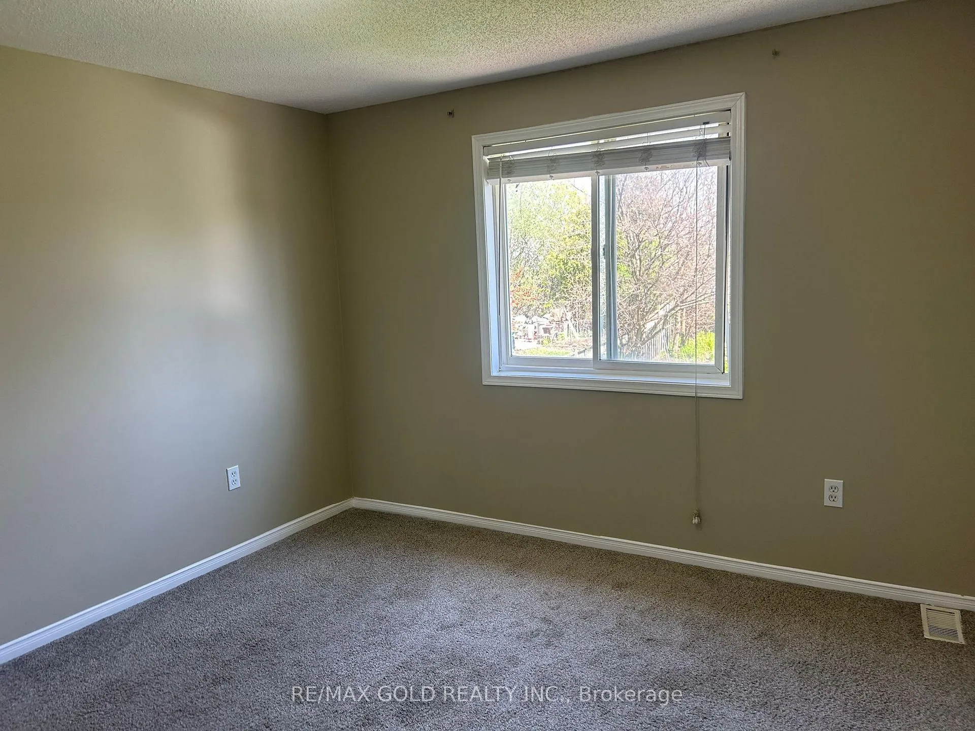Photo 19 of Unit Upper Level, 283 Newport Drive, Waterloo — HOMEH