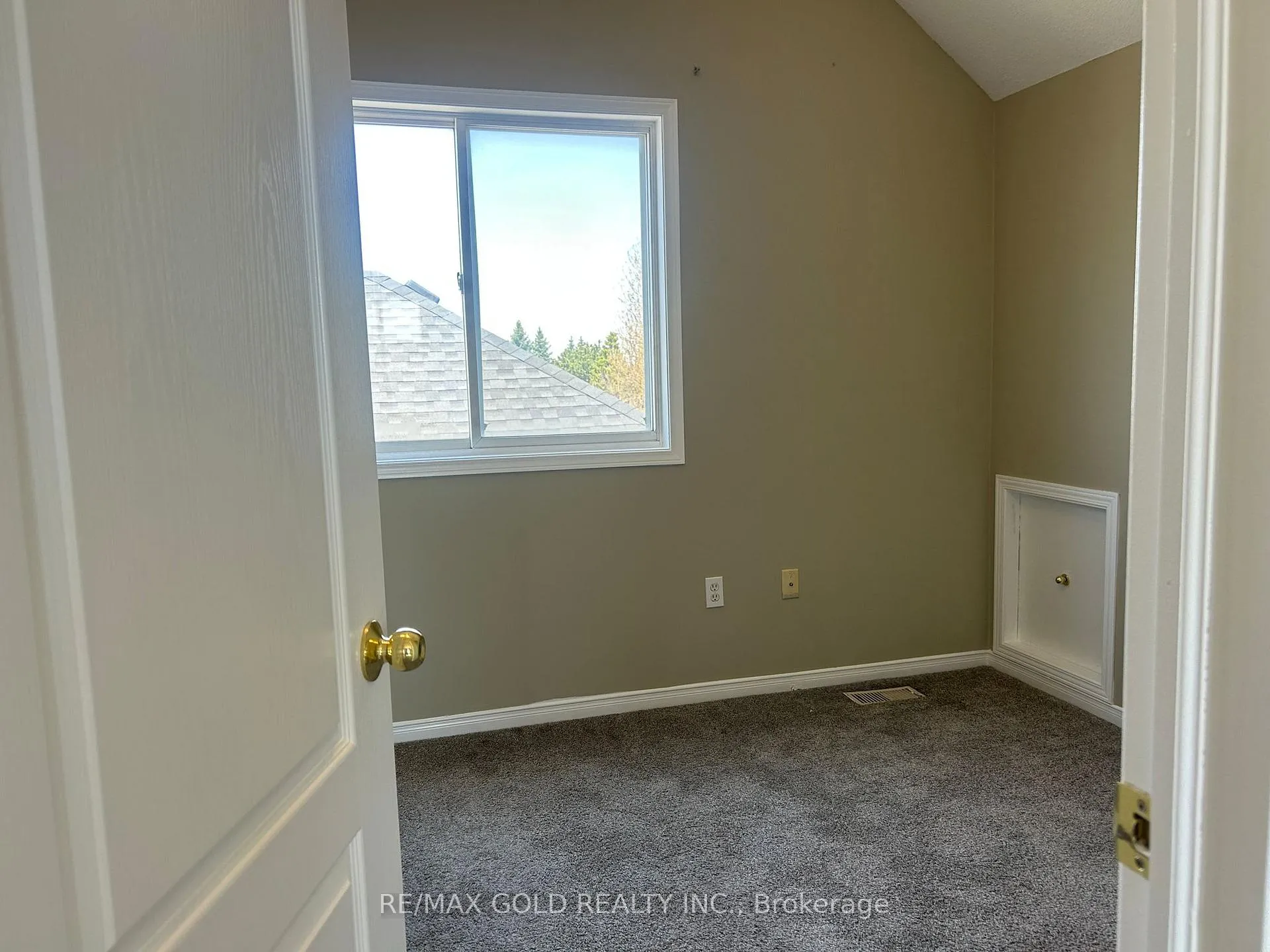 Photo 24 of Unit Upper Level, 283 Newport Drive, Waterloo — HOMEH