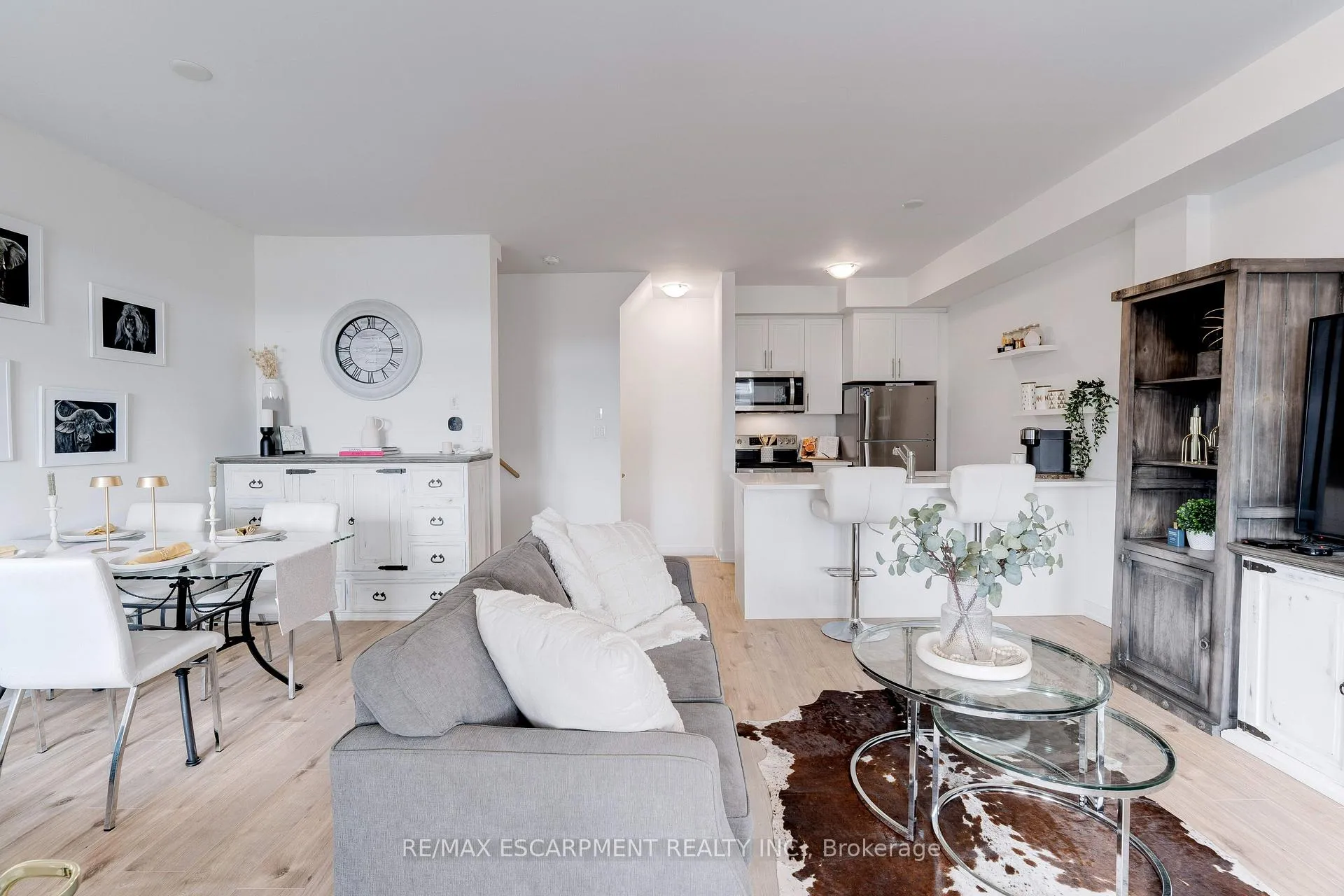 Photo 15 of Unit 46, 590 North Service Road, Hamilton, Lakeshore — HOMEH