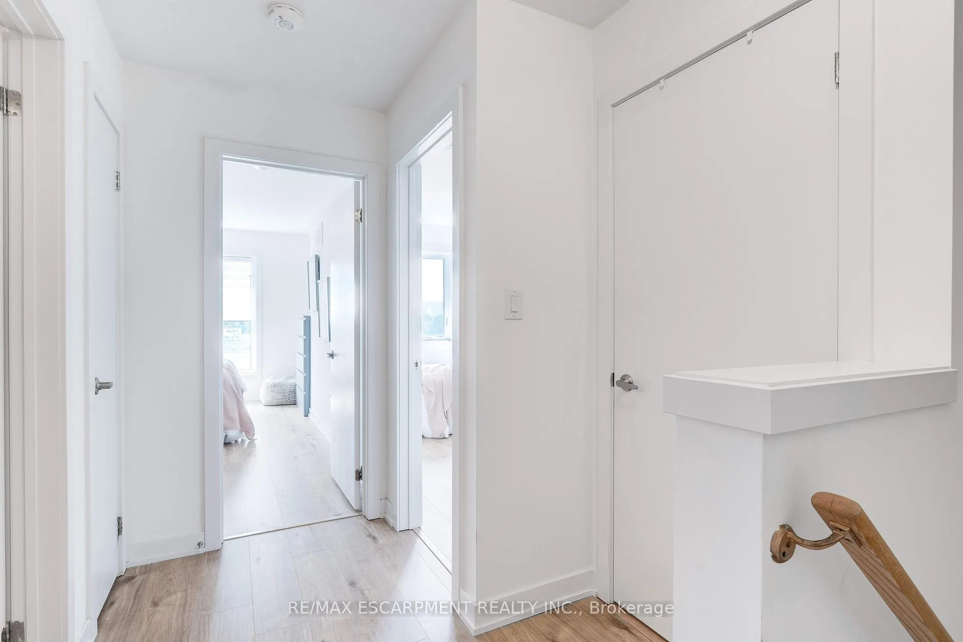Photo 17 of Unit 46, 590 North Service Road, Hamilton, Lakeshore — HOMEH