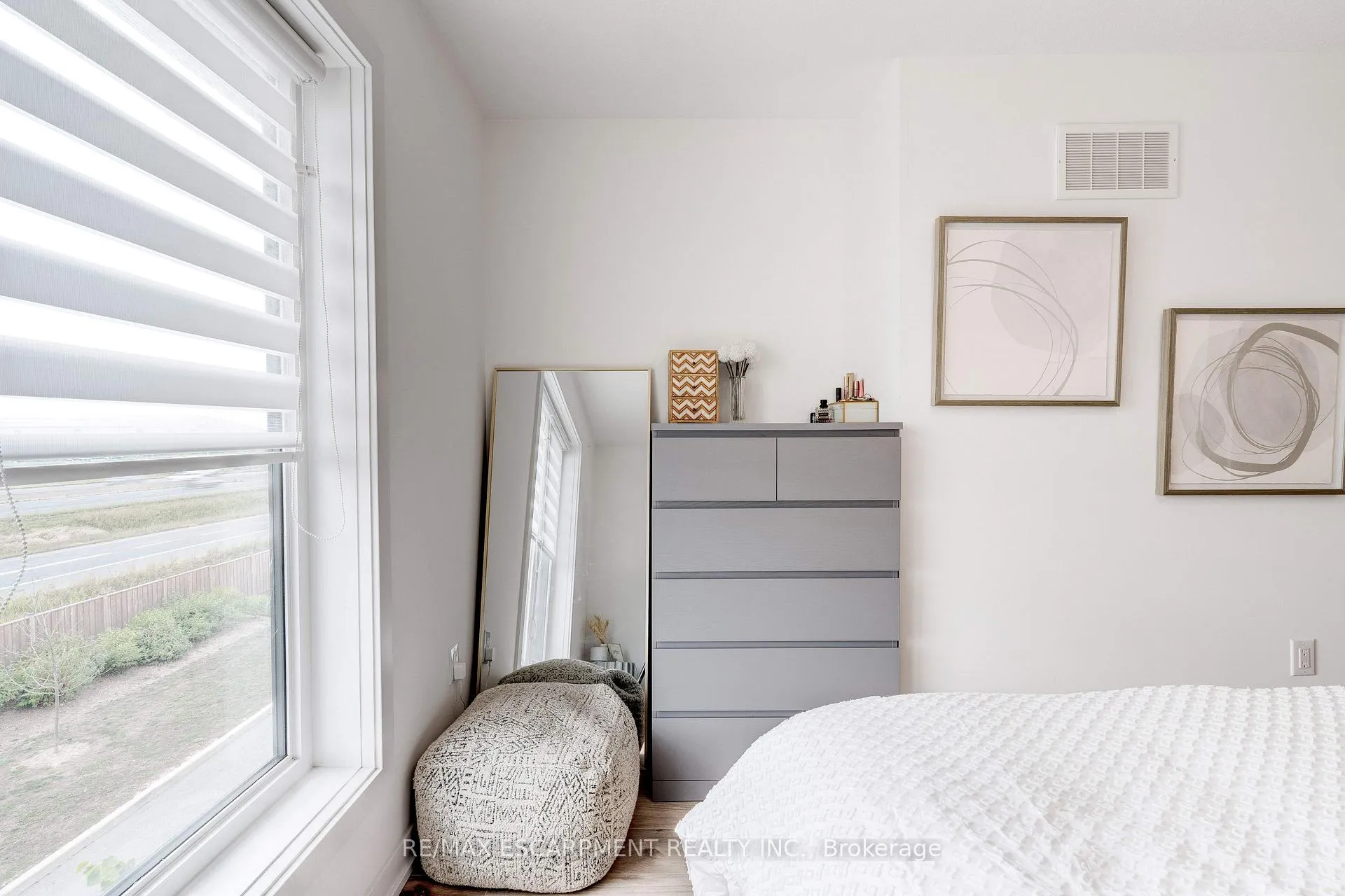 Photo 23 of Unit 46, 590 North Service Road, Hamilton, Lakeshore — HOMEH